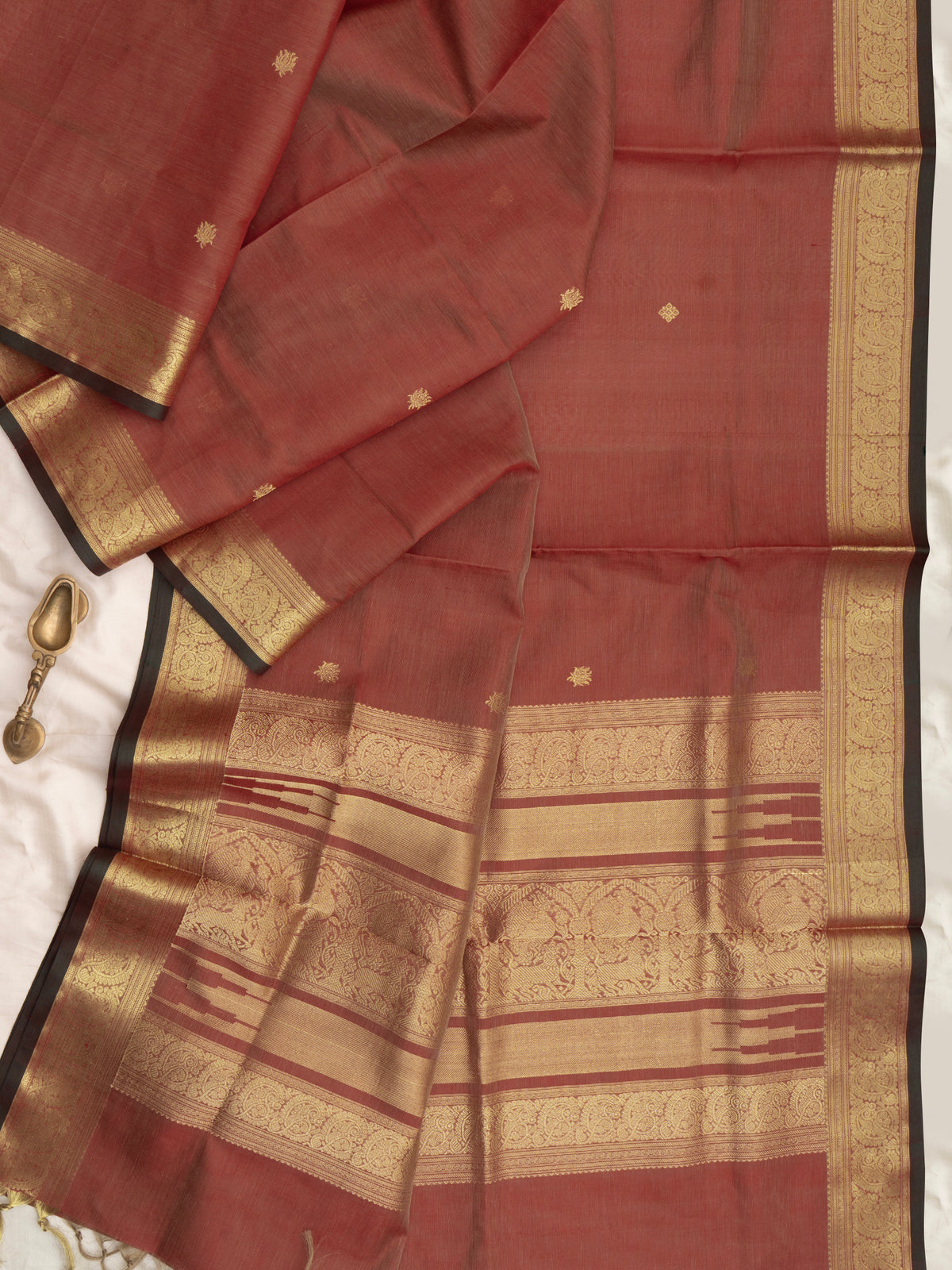 Rustic Lotus butta / Silk Cotton Saree CLSA11502