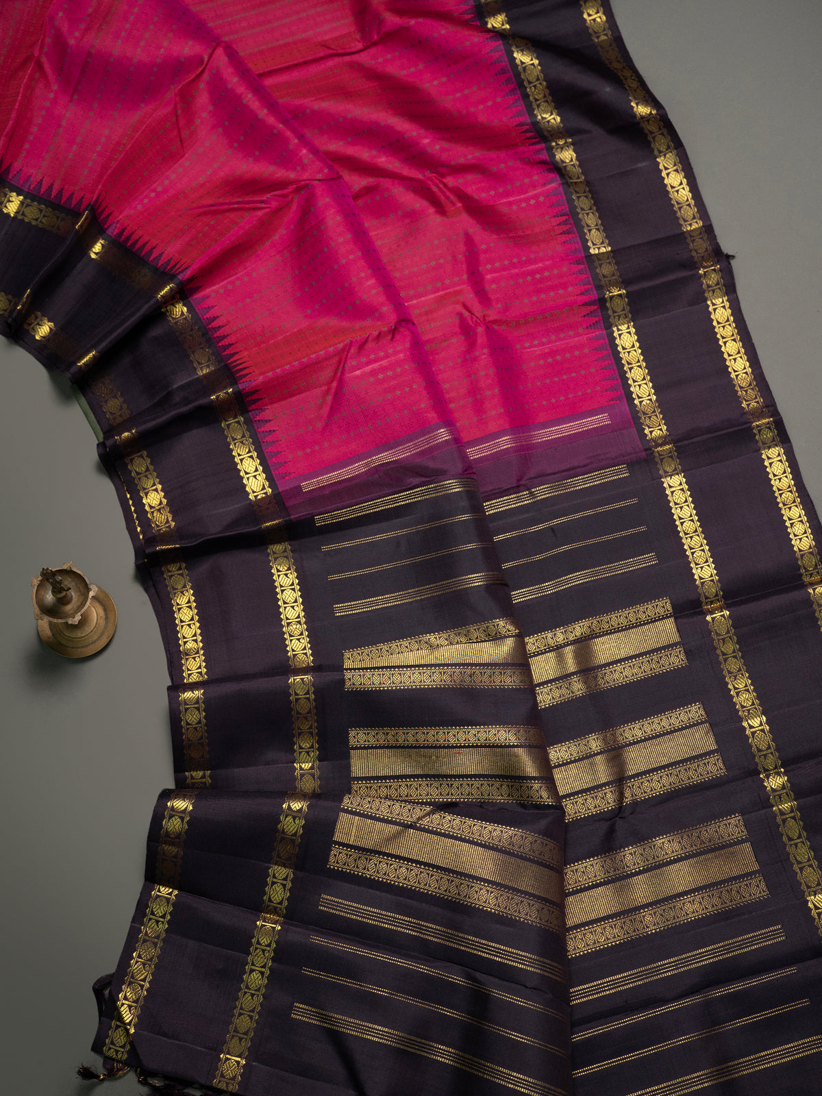 Vintage pink and deep jamun shade rettapet border kai korvai/ Kanjipuram Silk Saree CLSA11633