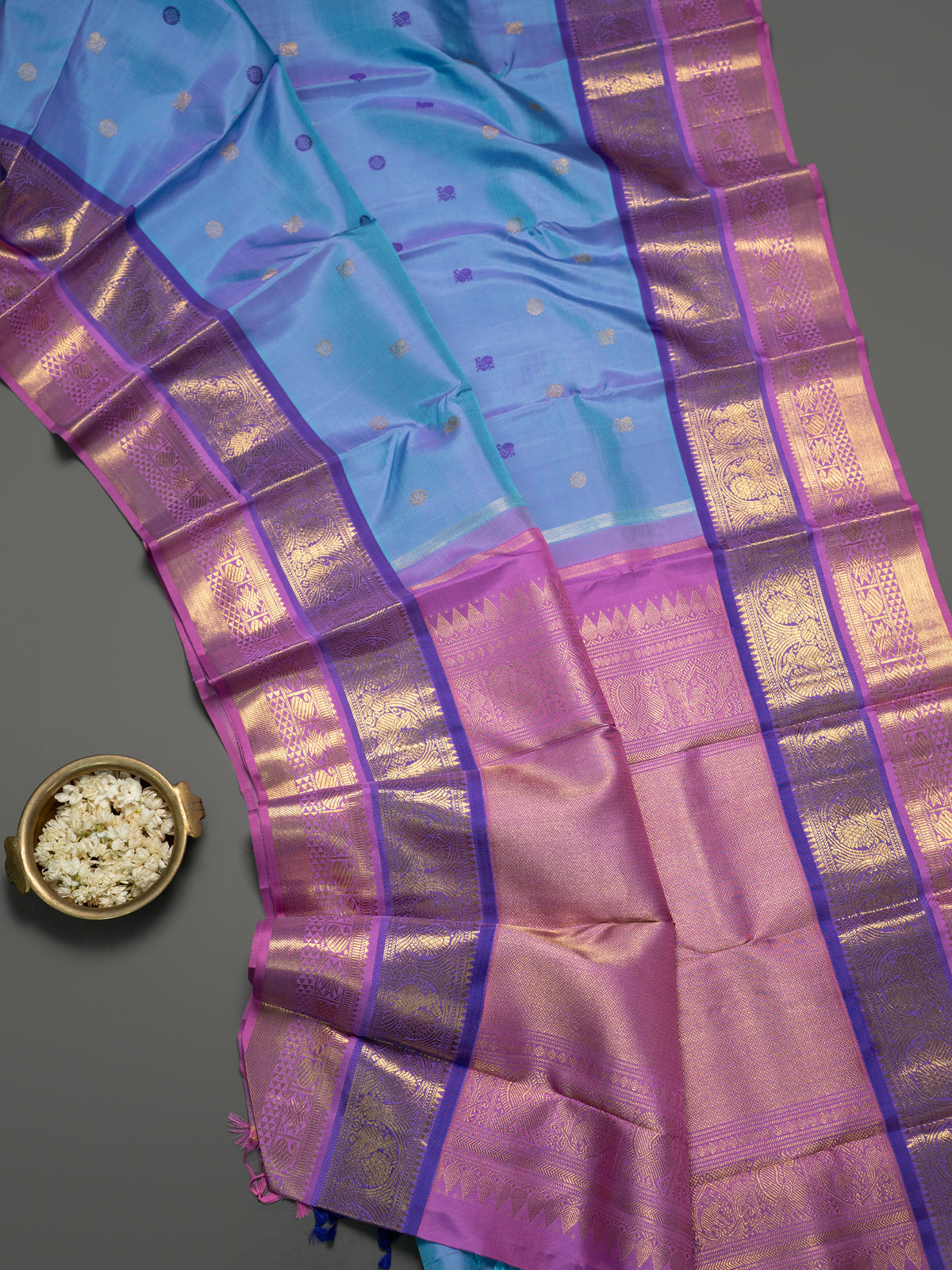 Dual tone body and body thread and Zari butta with doubel border pure zari/Kanjipuram Silk Saree CLSA11641