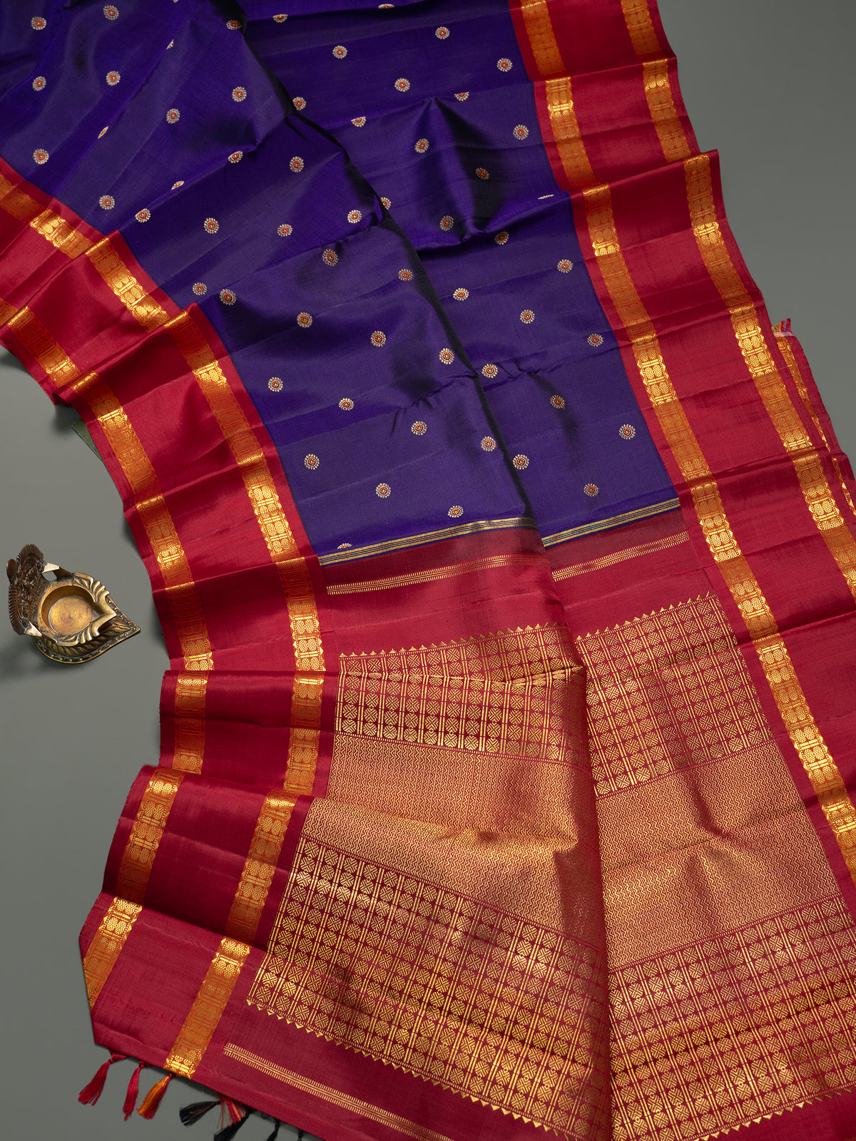 Purple and Araku meenakari butta rettapet border kai korvai/ Kanjipuram Silk Saree CLSA12118