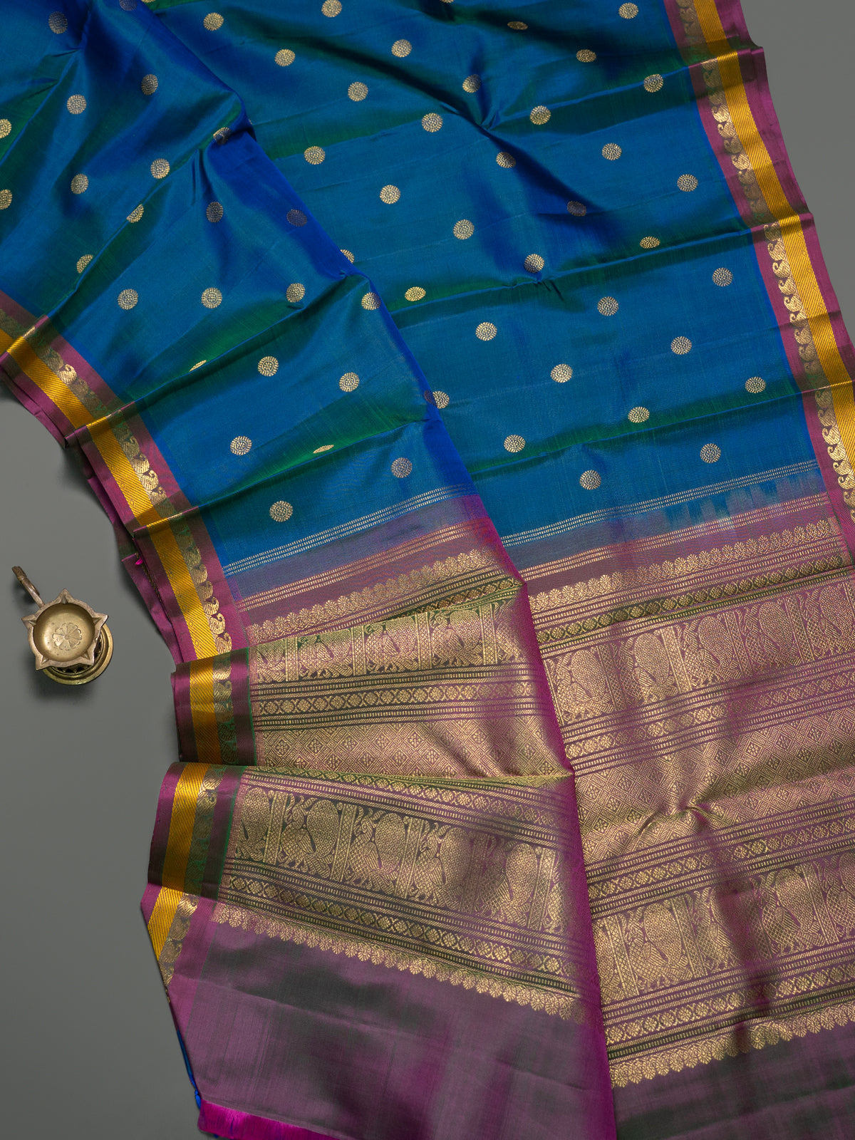 Mayilkazhuthu small pet pure Kanjipuram Silk Saree CLSA12305