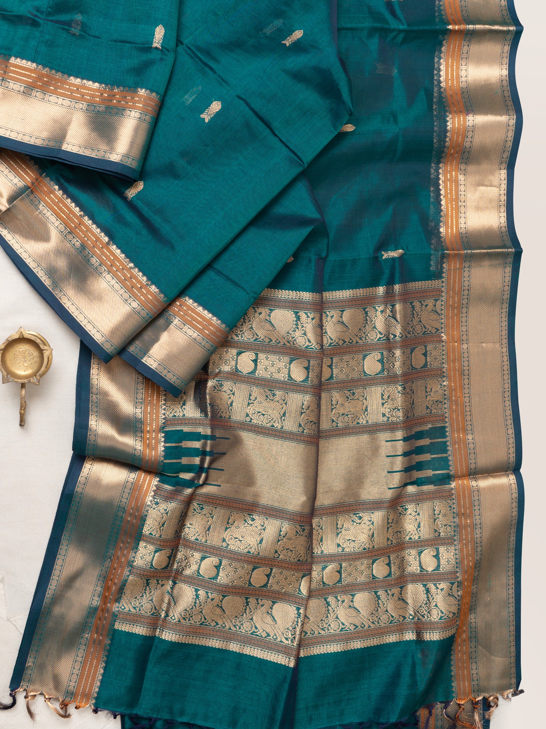 Rama green fish Butta /Silk Cotton