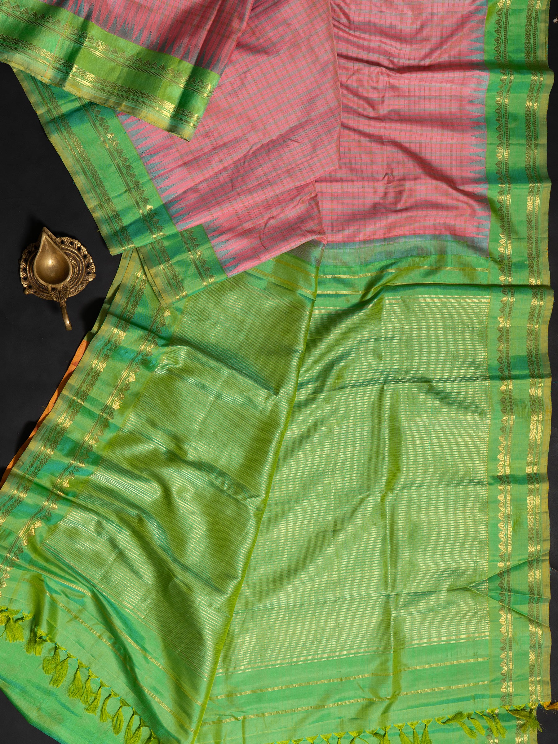 Peach checks and green / Gadwal Silk CLSA4121