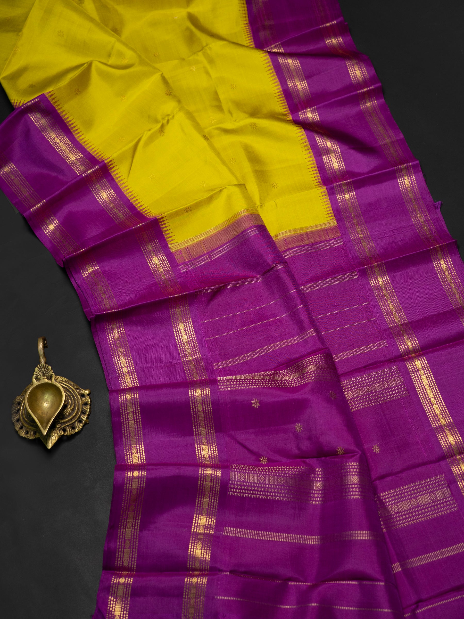 Sampanga with Temple Retta pet border / Kanjipuram Silk Saree CLSA4489