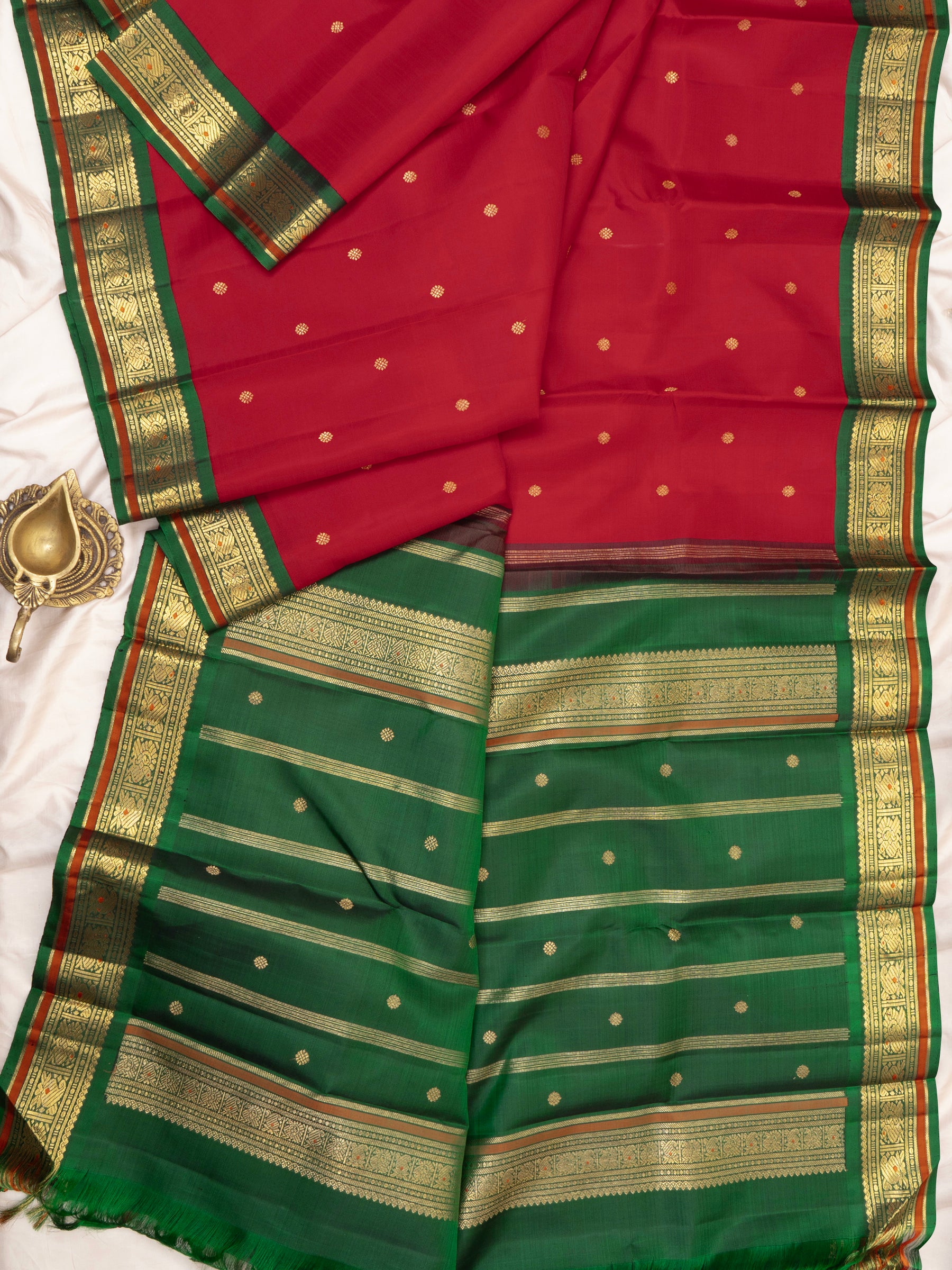 Red and green meenakari border / Kanjipuram Saree CLSA5910