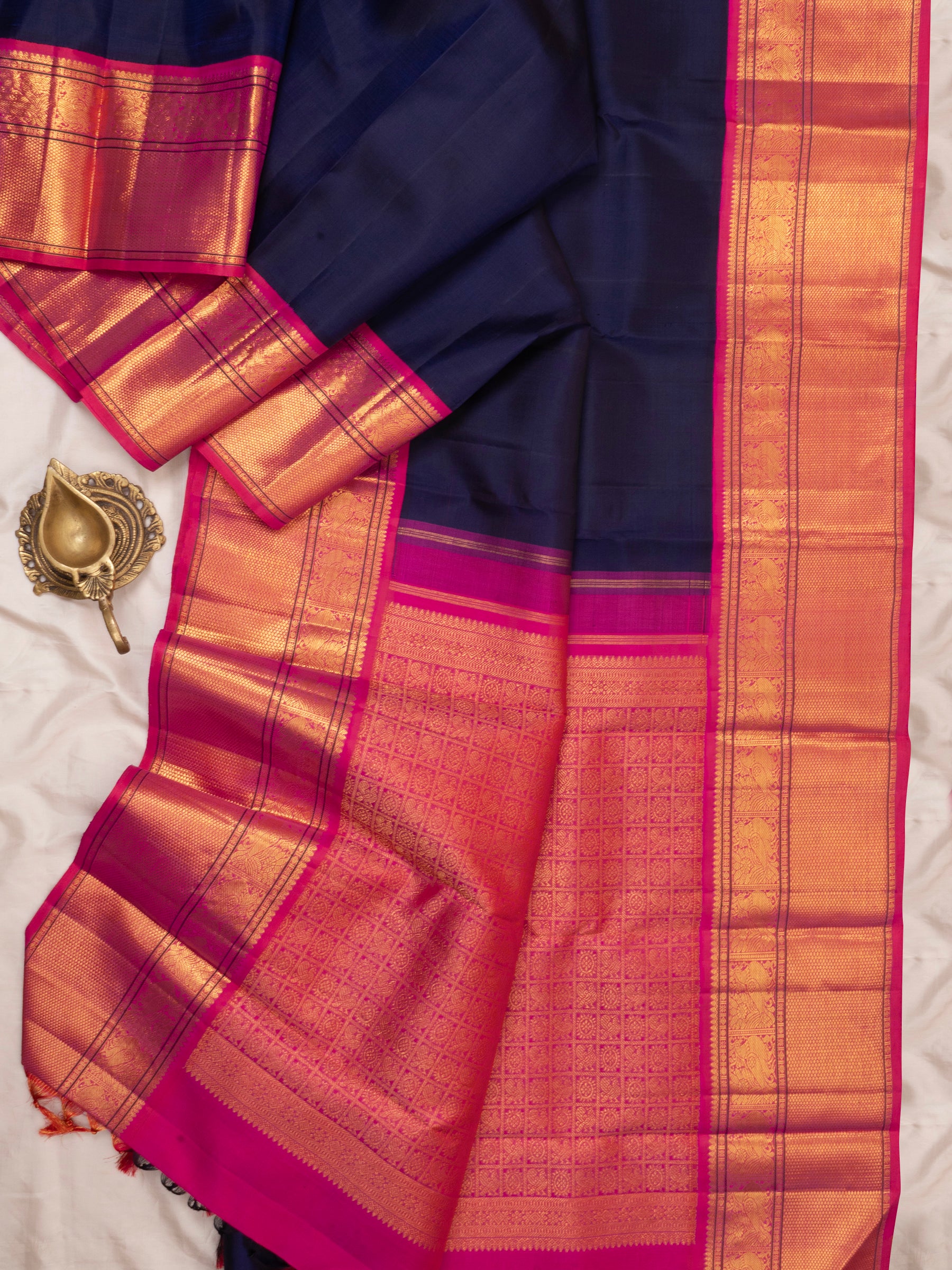 Navy Blue and pink kai korvai/ Arani Silk Saree CLSA6115
