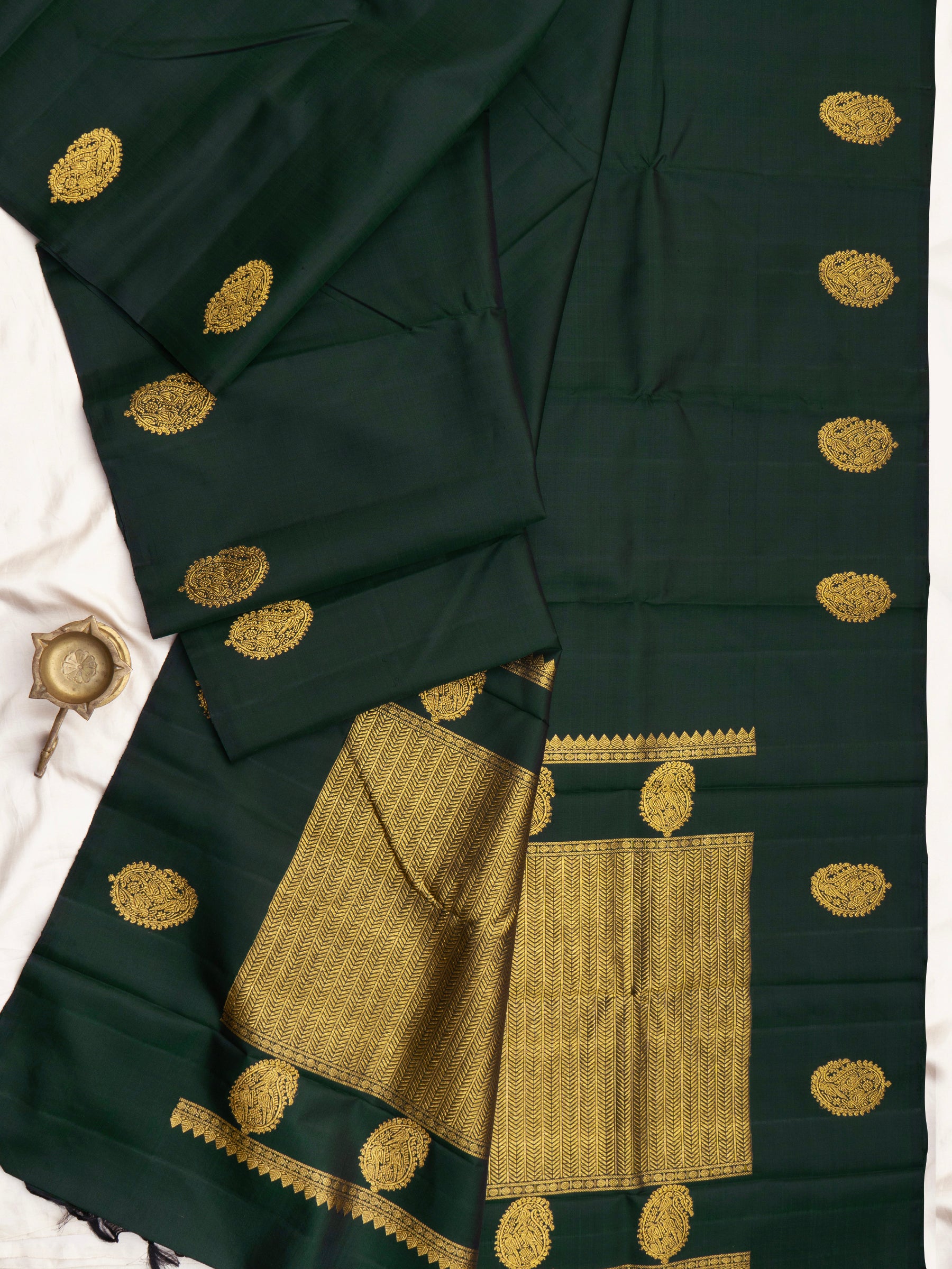 Dark green border paisley butta / Arani Silk Saree CLSA7485