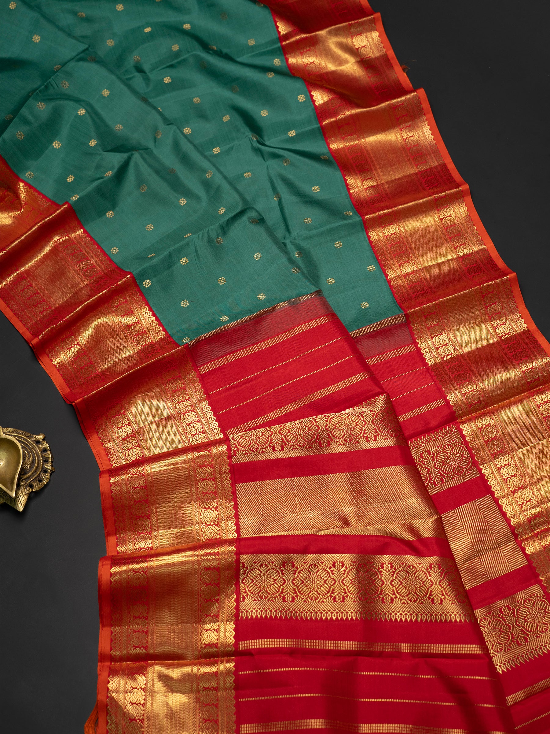 Safer green body with getti pet border / Kanjipuram Silk Saree CLSA7601