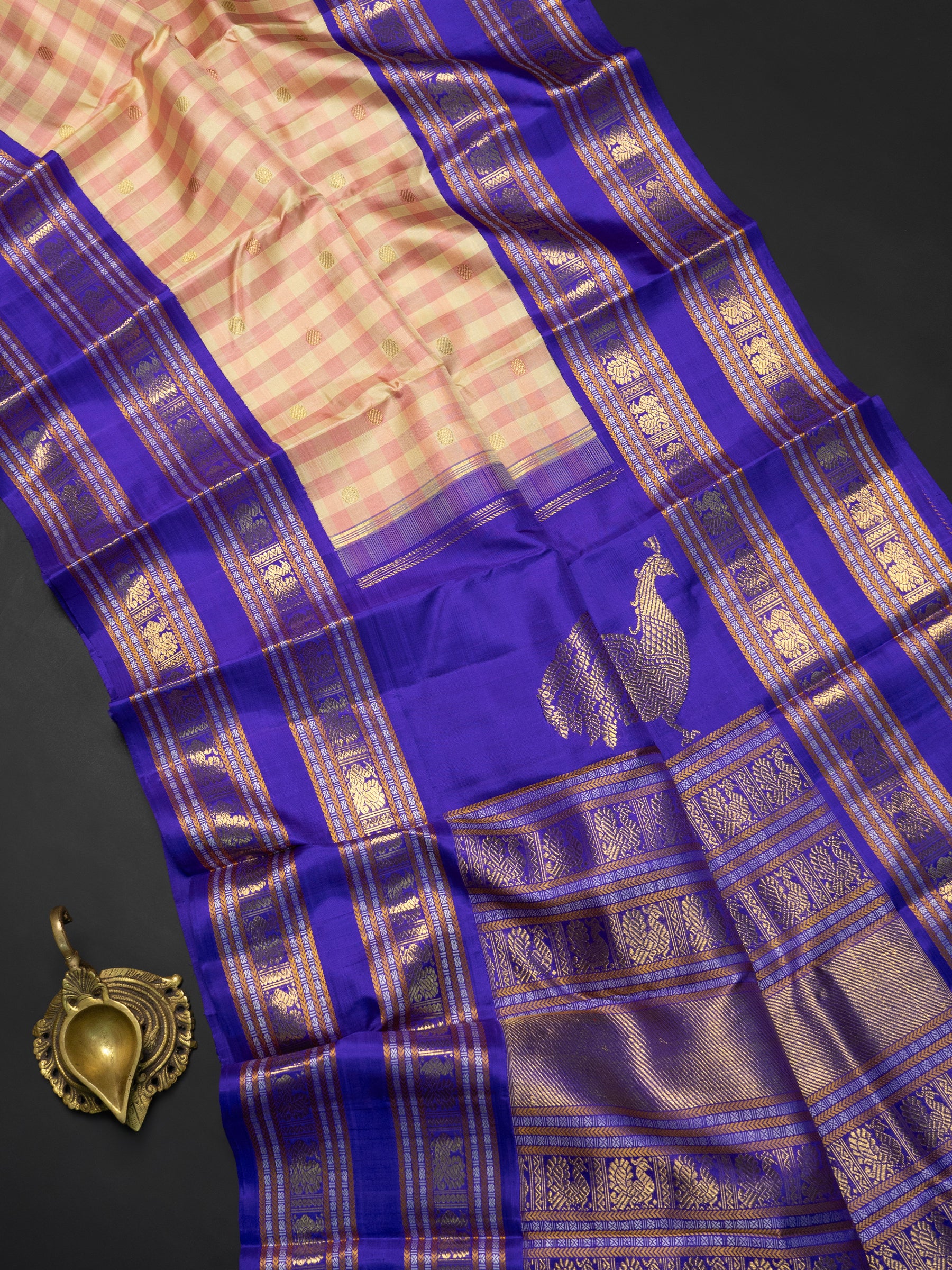 Master weaver Kattam Korvai/ Kanjipuram Saree CLSA8311