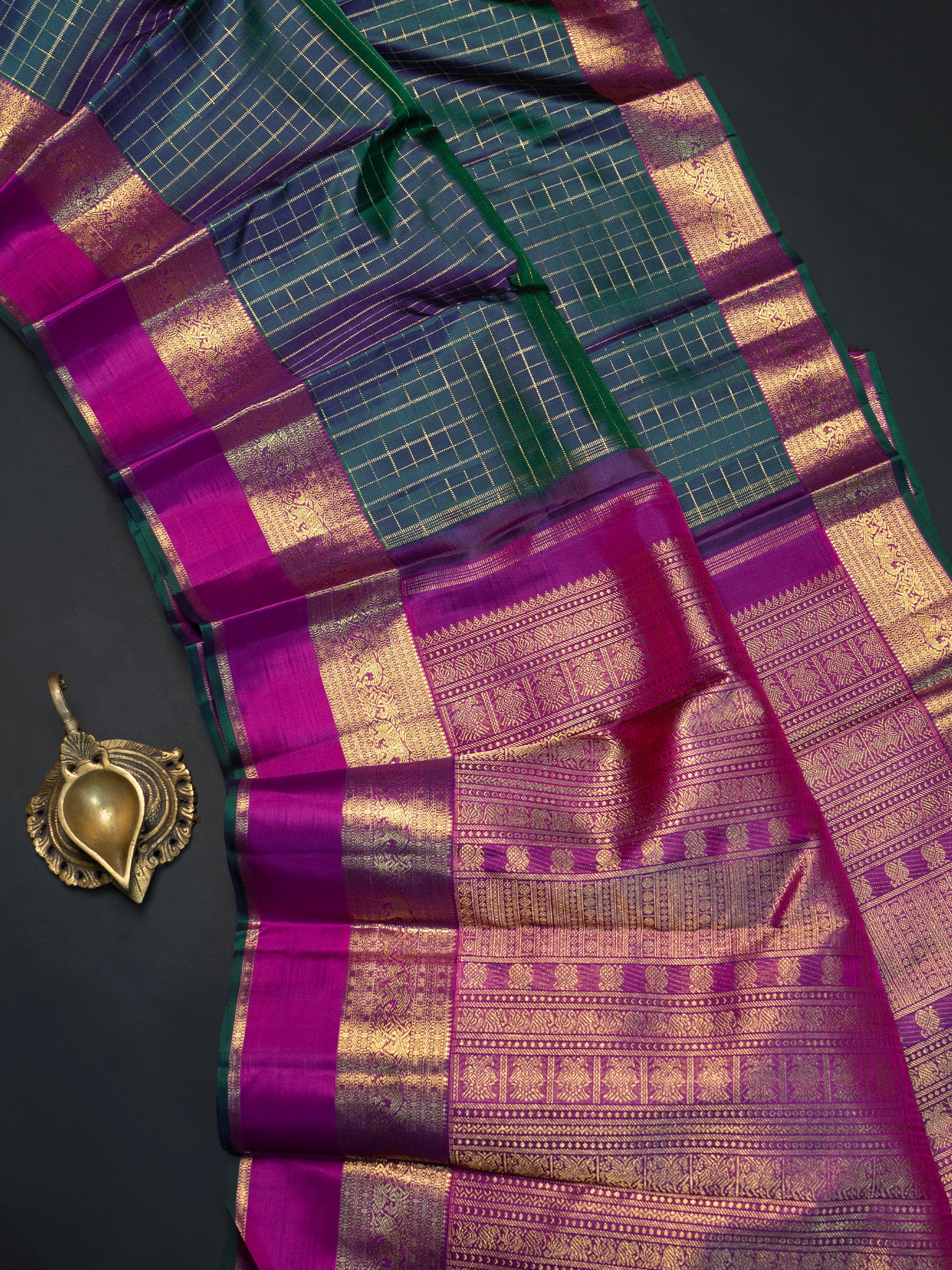 Peacock blue zari kattam kaal erangina border/ Kanjipuram Saree CLSA8878
