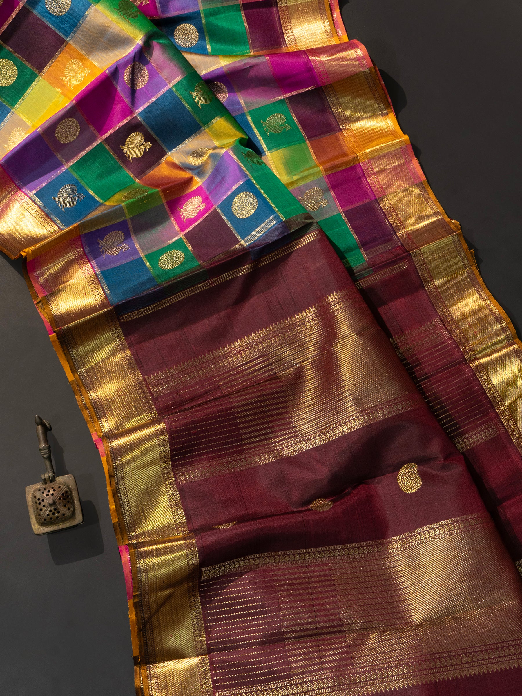 Paalum pazhamum checks getti border / Kanjipuram Saree CLSA8949