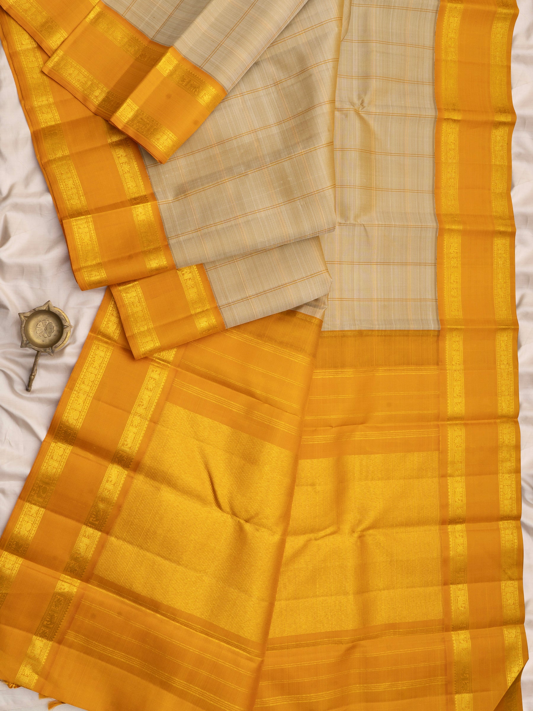 Beige kattam and mustard yellow rettapet border/ Arani Silk Saree CLSA9050