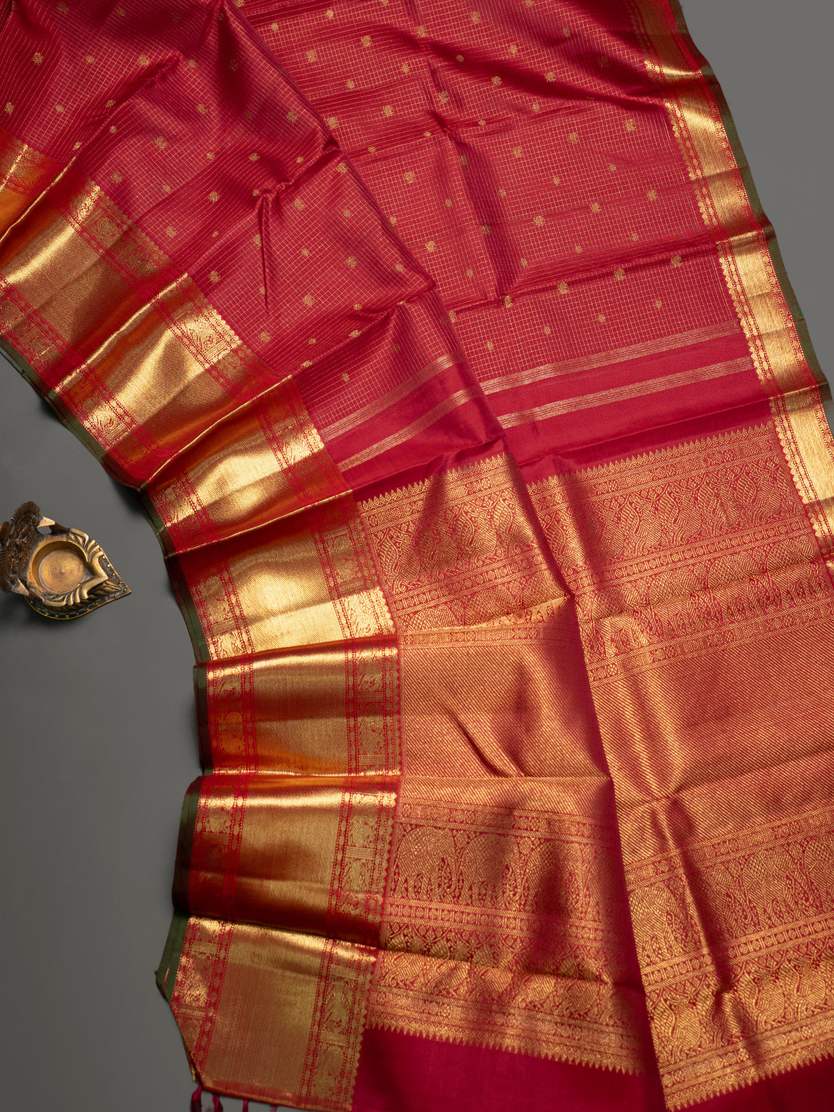 Red Zari checks and butta/Kanjipuram Silk Saree CLSA9185