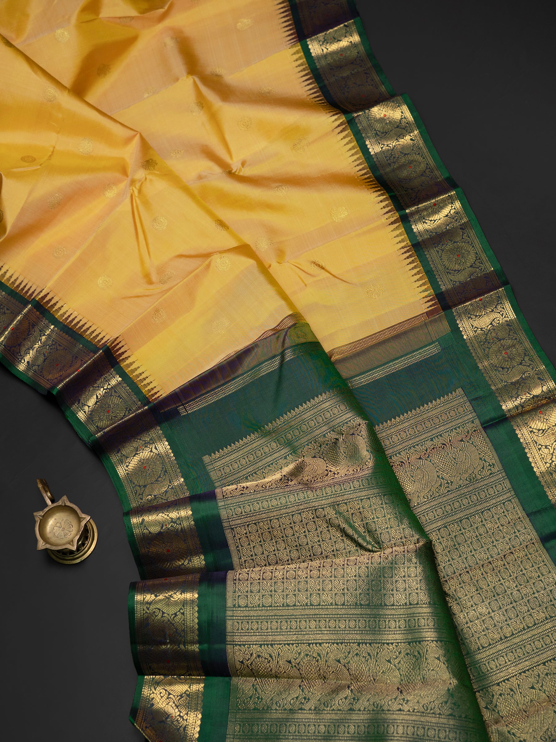 Golden yellow with Korvai / Kanjipuram Silk Saree CLSA9278