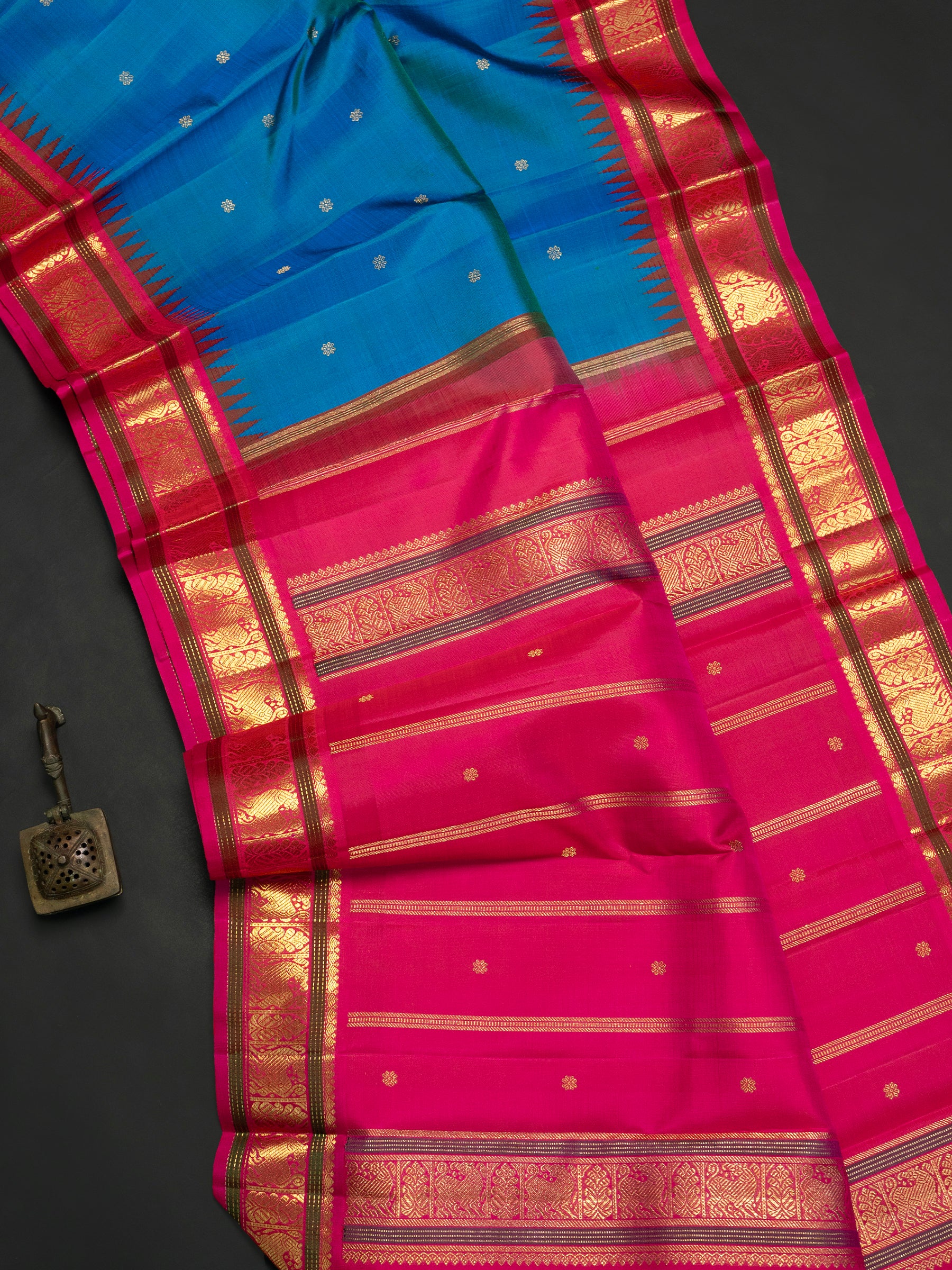 Mayilkazhuth Korvai Kanjipuram Saree CLSA9415