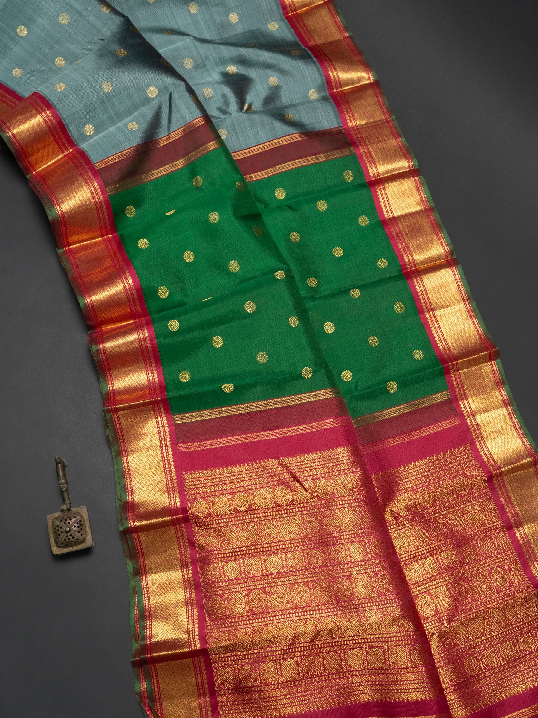 Unique double palla Kanjipuram Saree CLSA9474