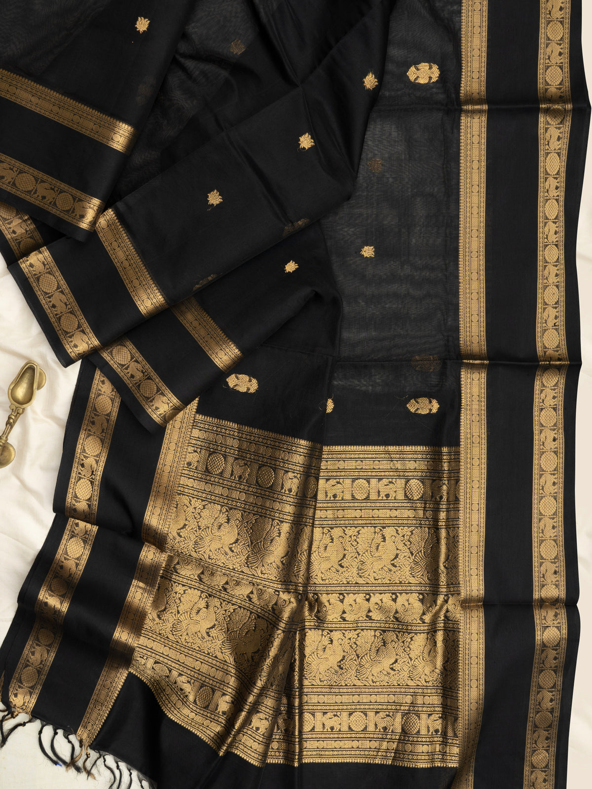 Black body lotus and irutalaipakshi butta/Silk Cotton Saree CLSA9539