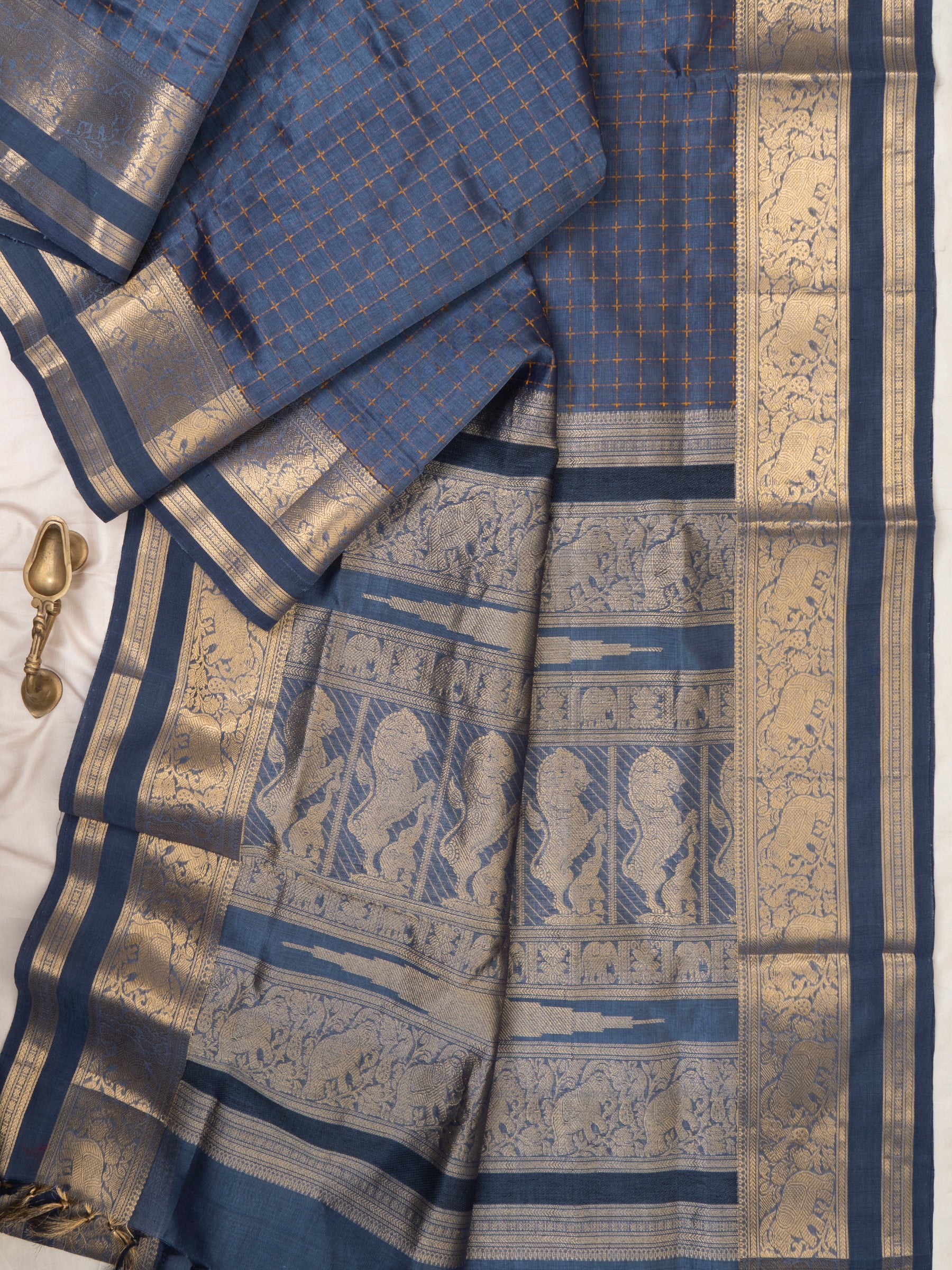 Grey plus butta /Silk Cotton Saree CLSA9700