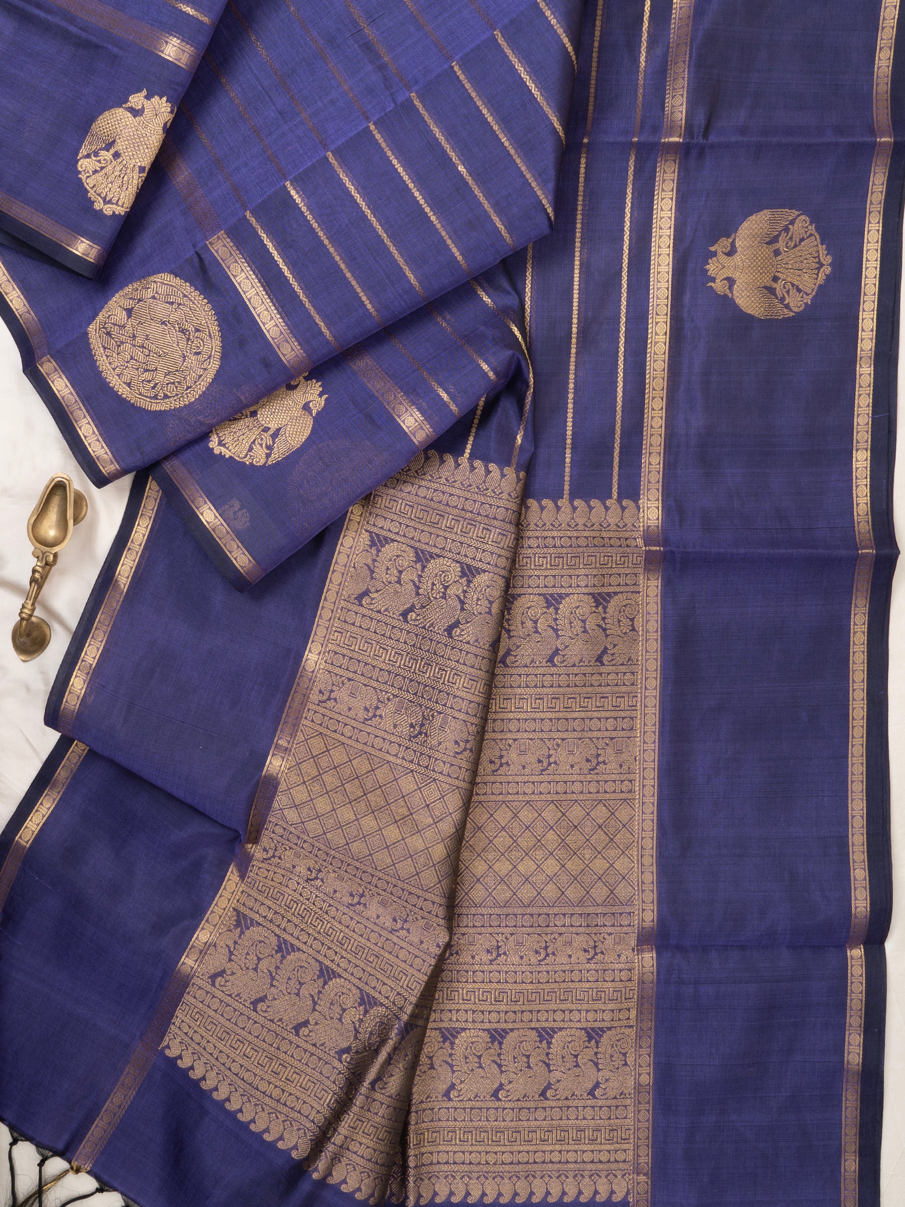 Lavender veldhari border butta/ Silk Cotton Saree CLSA9713