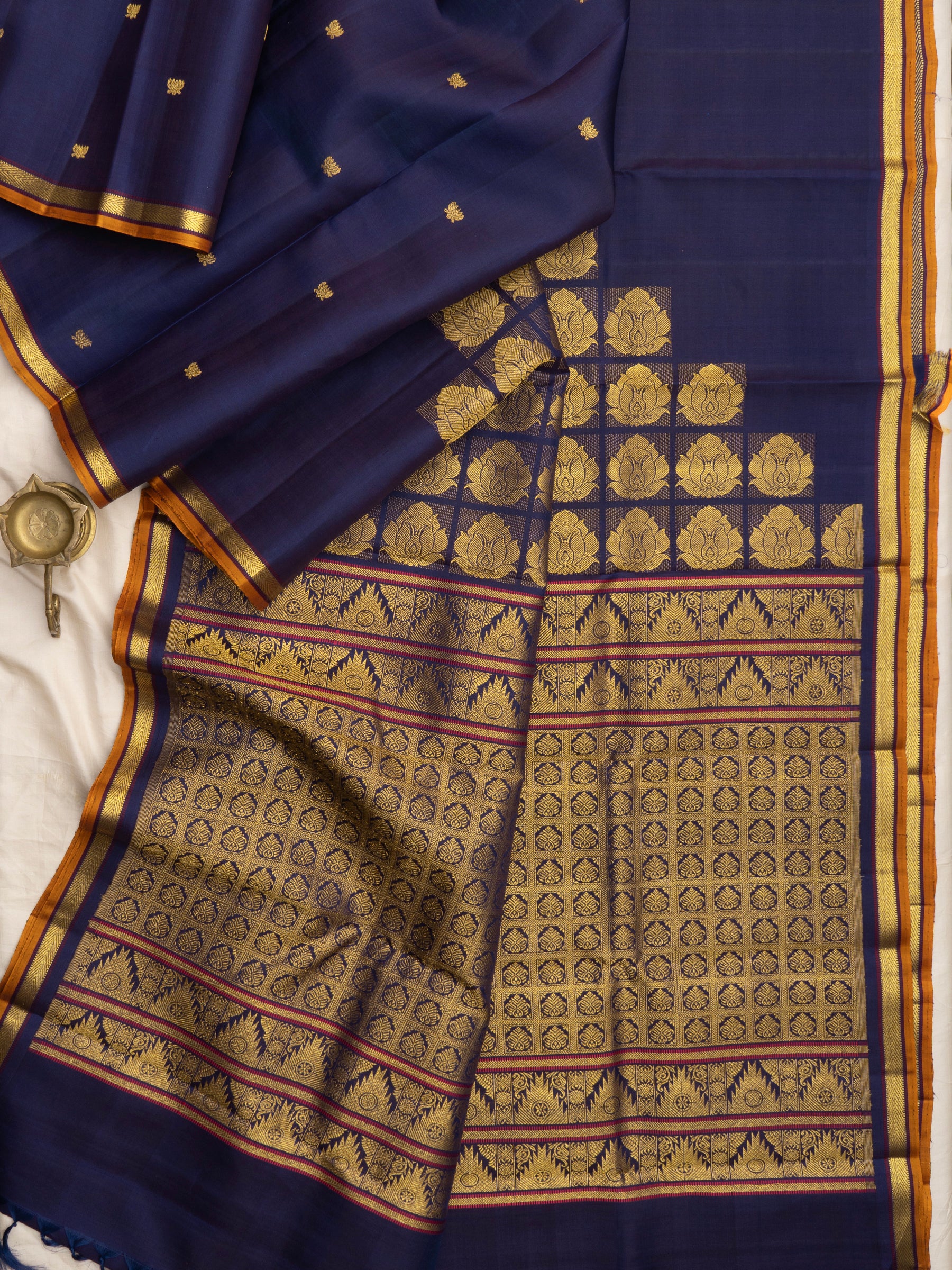 Deep blue unique gopuram pallu/ Arani Silk CLSA9940