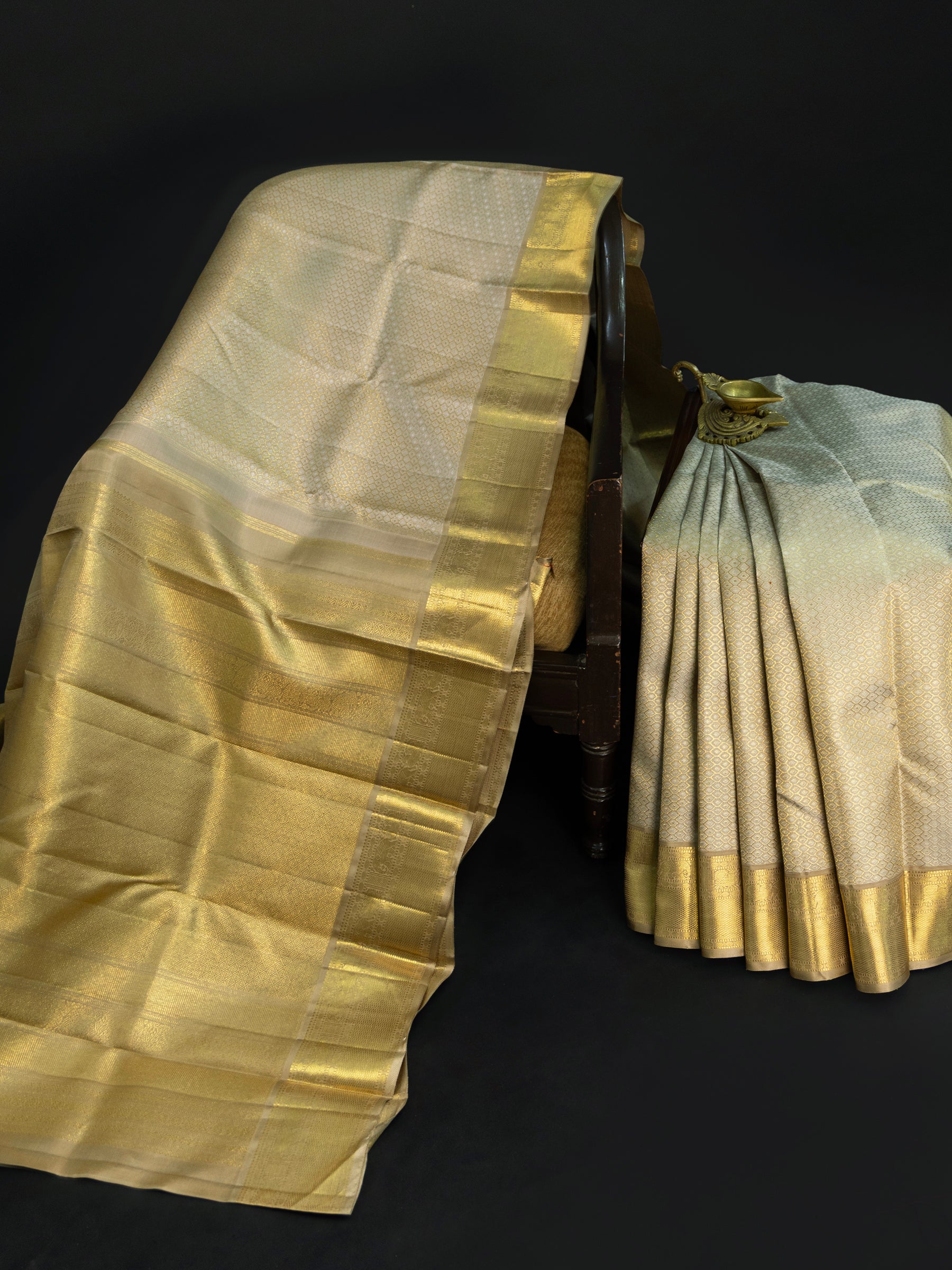 Honey comb brocade / Bridal Kanjipuram Silk Saree CLSA4204