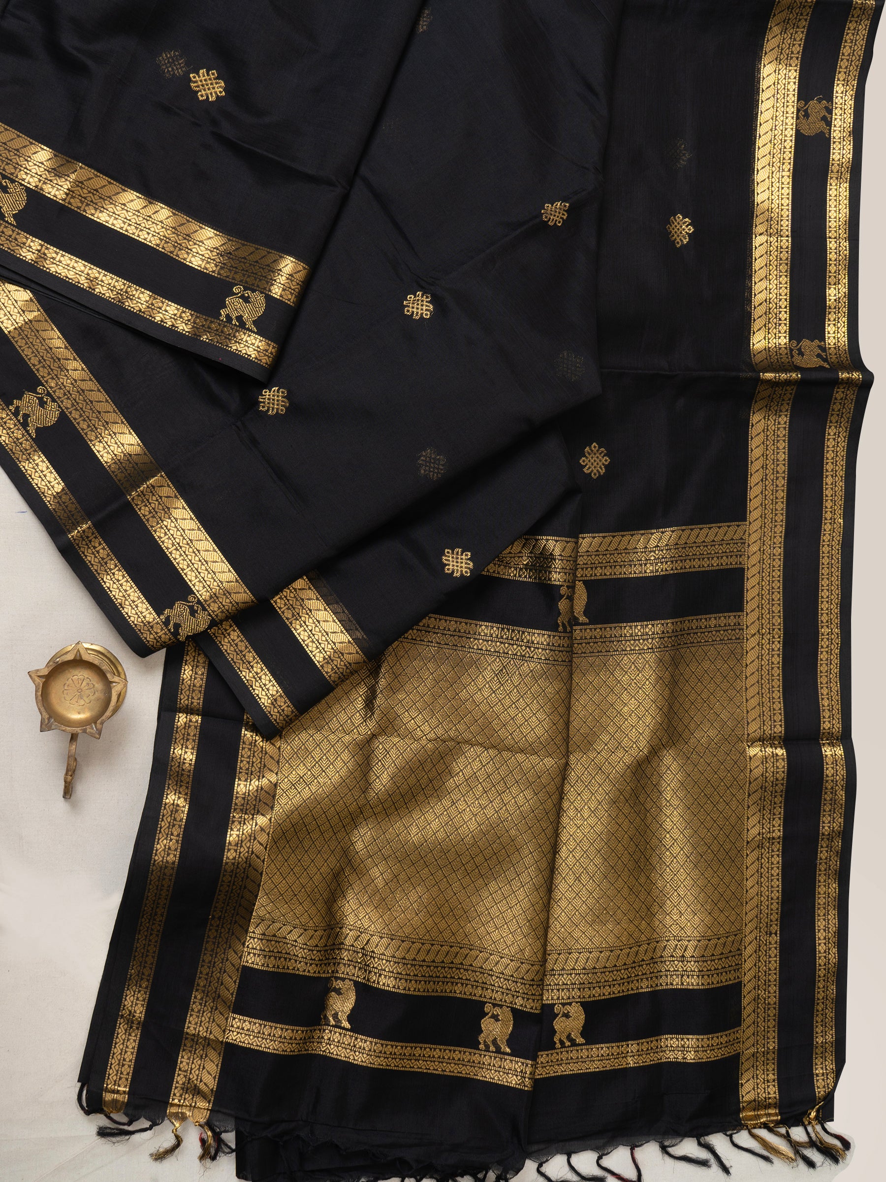 Black kolam butta / Silk Cotton Saree CLSA6382