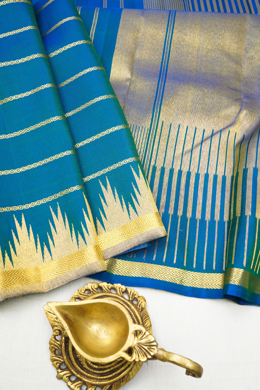 Mayilkazhuthu 8 kol temple and veldhari/ kanjipuram silk