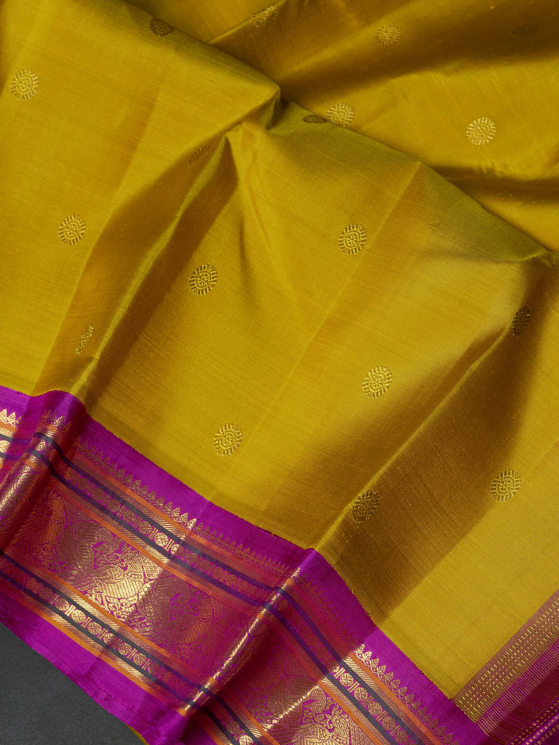 Sampanga and pink meenakari border and pallu kai korvai/ Kanjipuram Saree CLSA10052