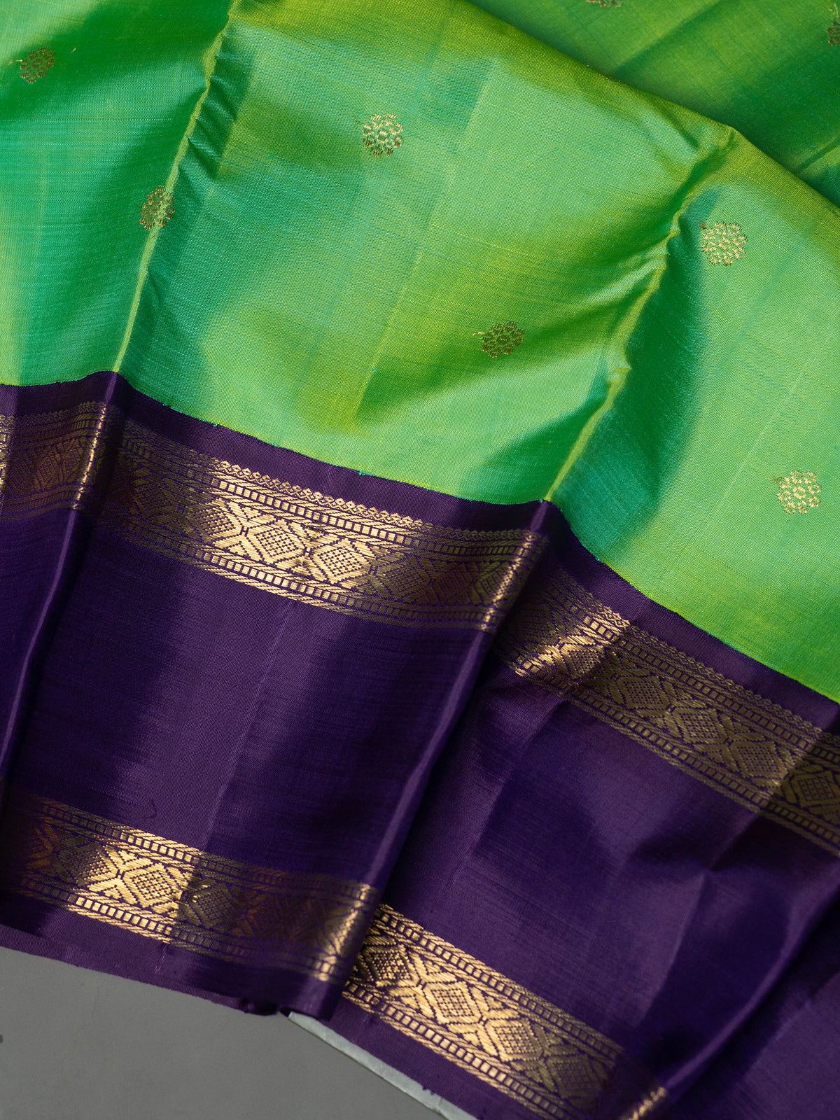 Vintage recreation retta pet pure Zari Kanjipuram Silk Saree CLSA10130