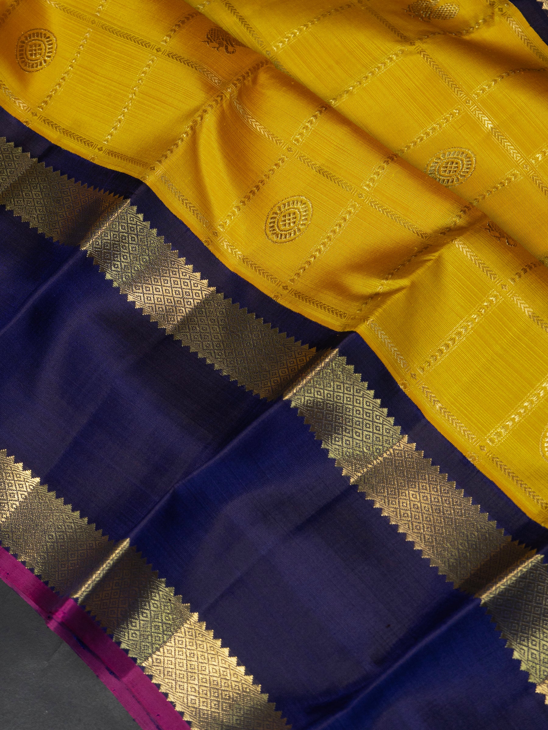 Mustard yellow Zari Kattam Korvai Kanjipuram Silk Saree CLSA10325