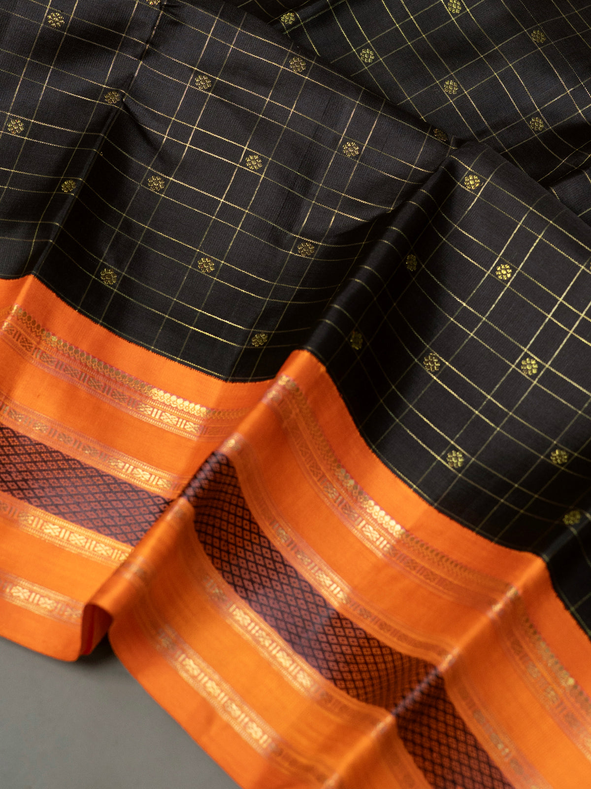 Black vintage kattam butta kai korvai/ Kanjipuram Silk Saree CLSA10773