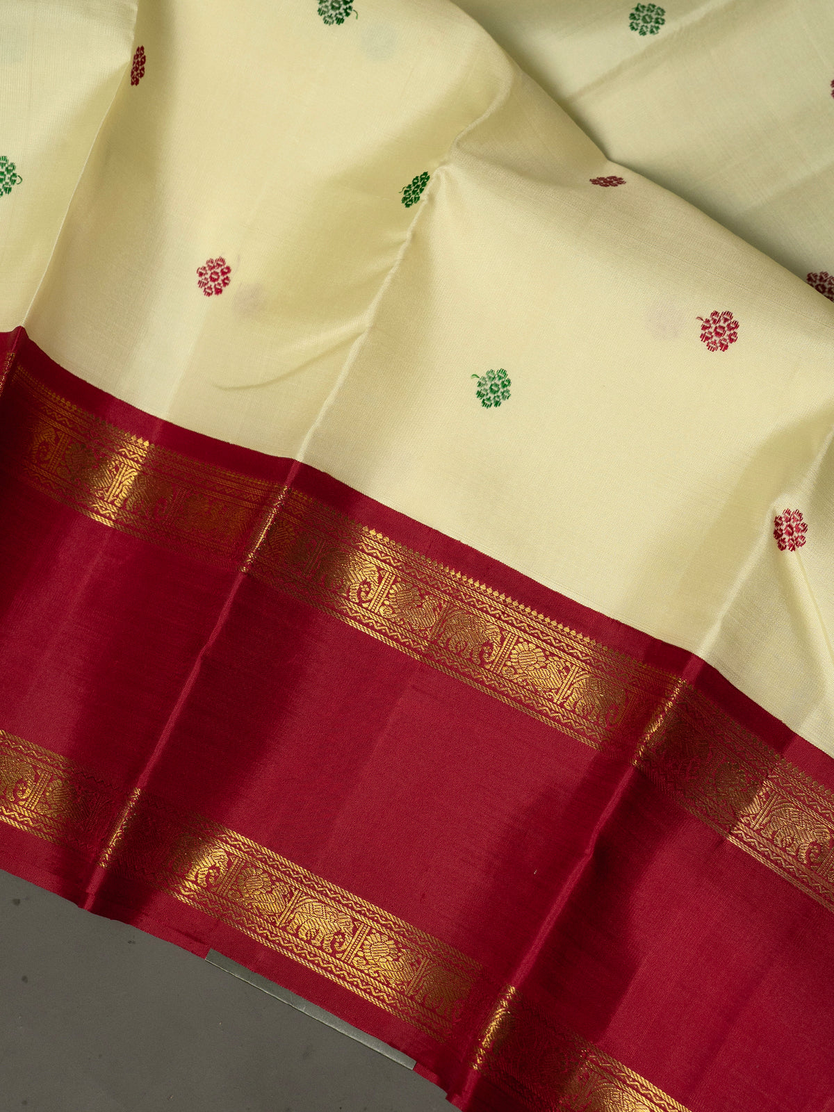Off white double palla / Kanjipuram Silk Saree CLSA10867