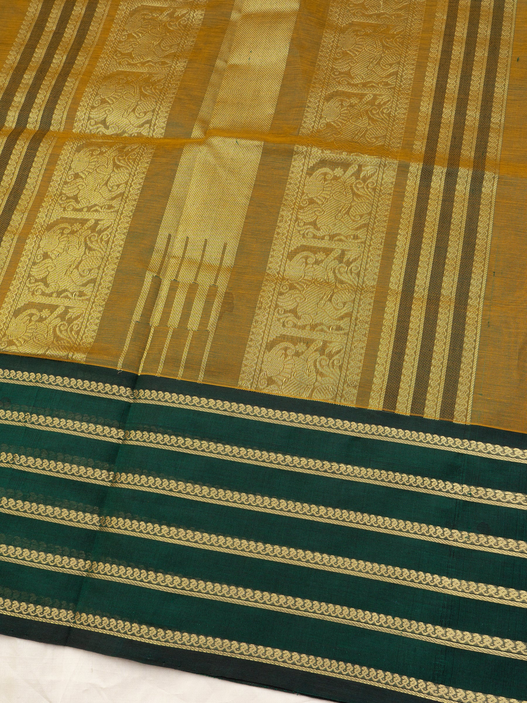 Maanthulir and green varisapet border/ Silk Cotton Saree CLSA10892