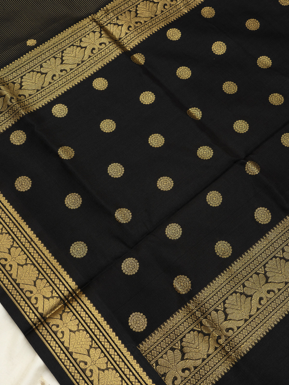 Black vairaoosi Premium / Silk Cotton Saree CLSA11460