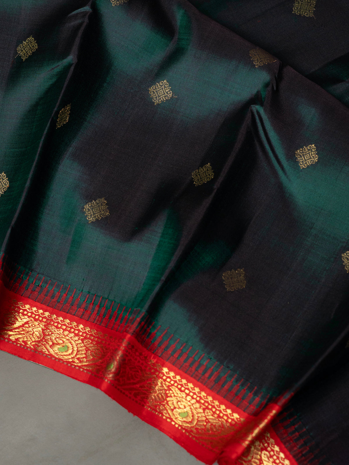 Dark green and red kai korvai/ Kanjipuram Silk Saree CLSA