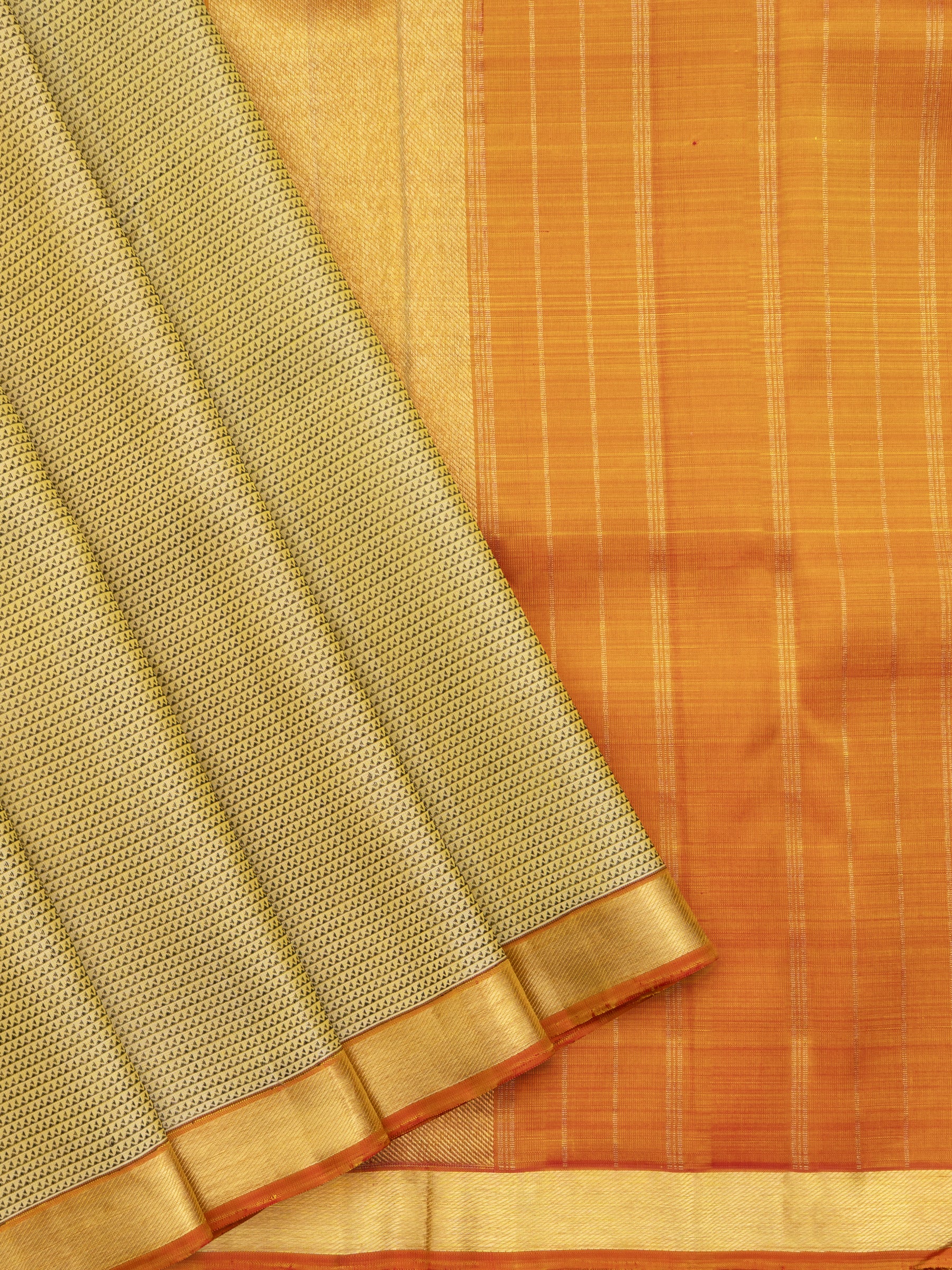 Arai madamThread work Kanjipuram Silk Saree CLSA1425
