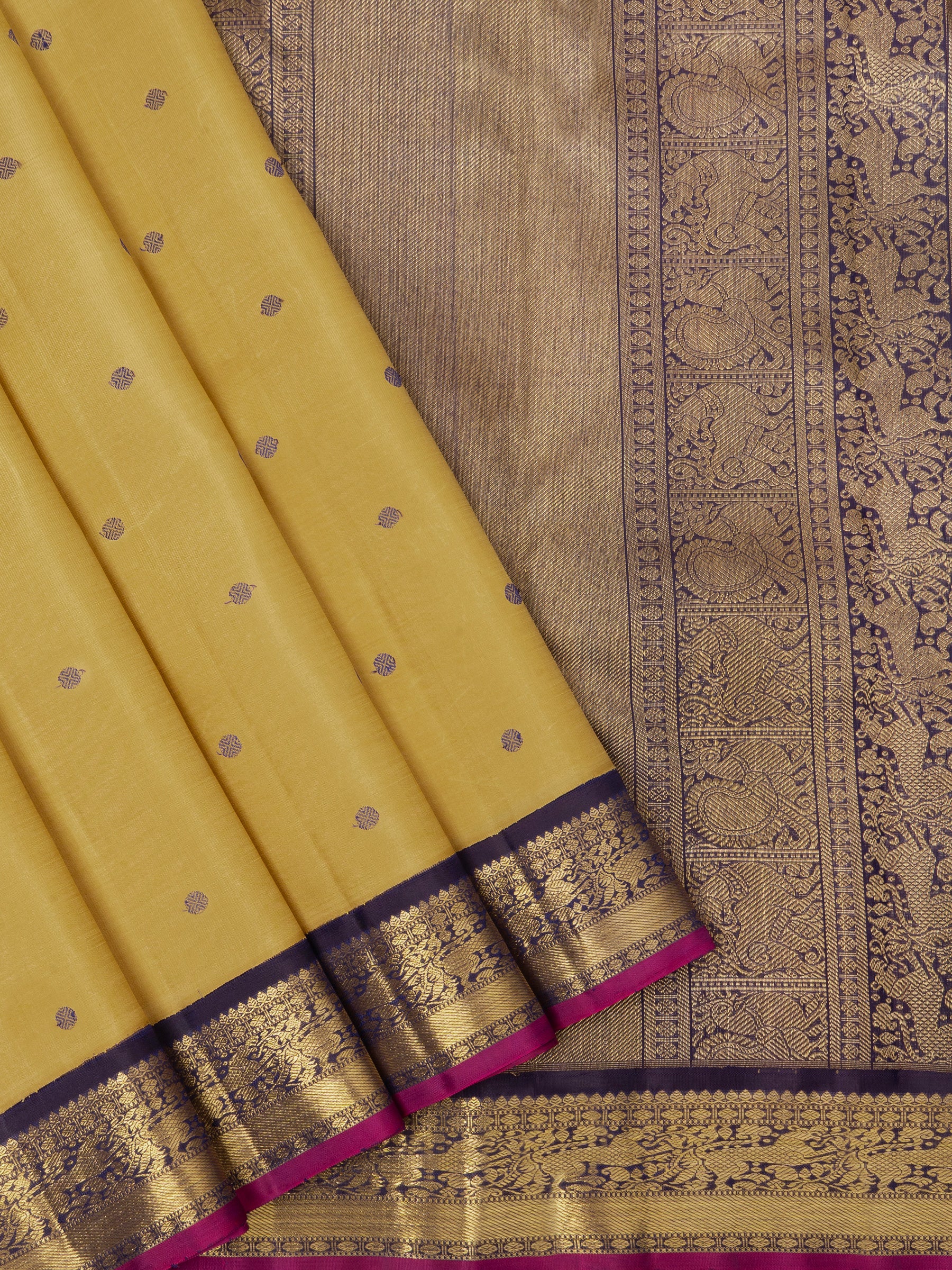 Sandana manjal and dark blue kai korvai / Kanjipuram Silk Saree CLSA4981