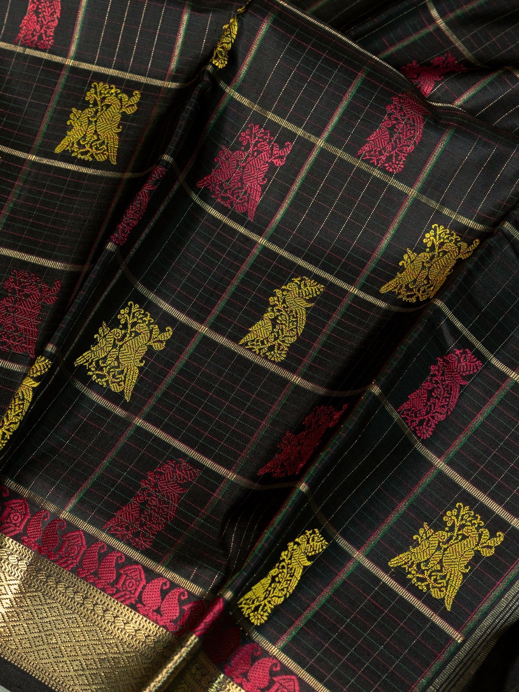 Black kattam thread butta ganga jamuna border style/ Kanjipuram Saree