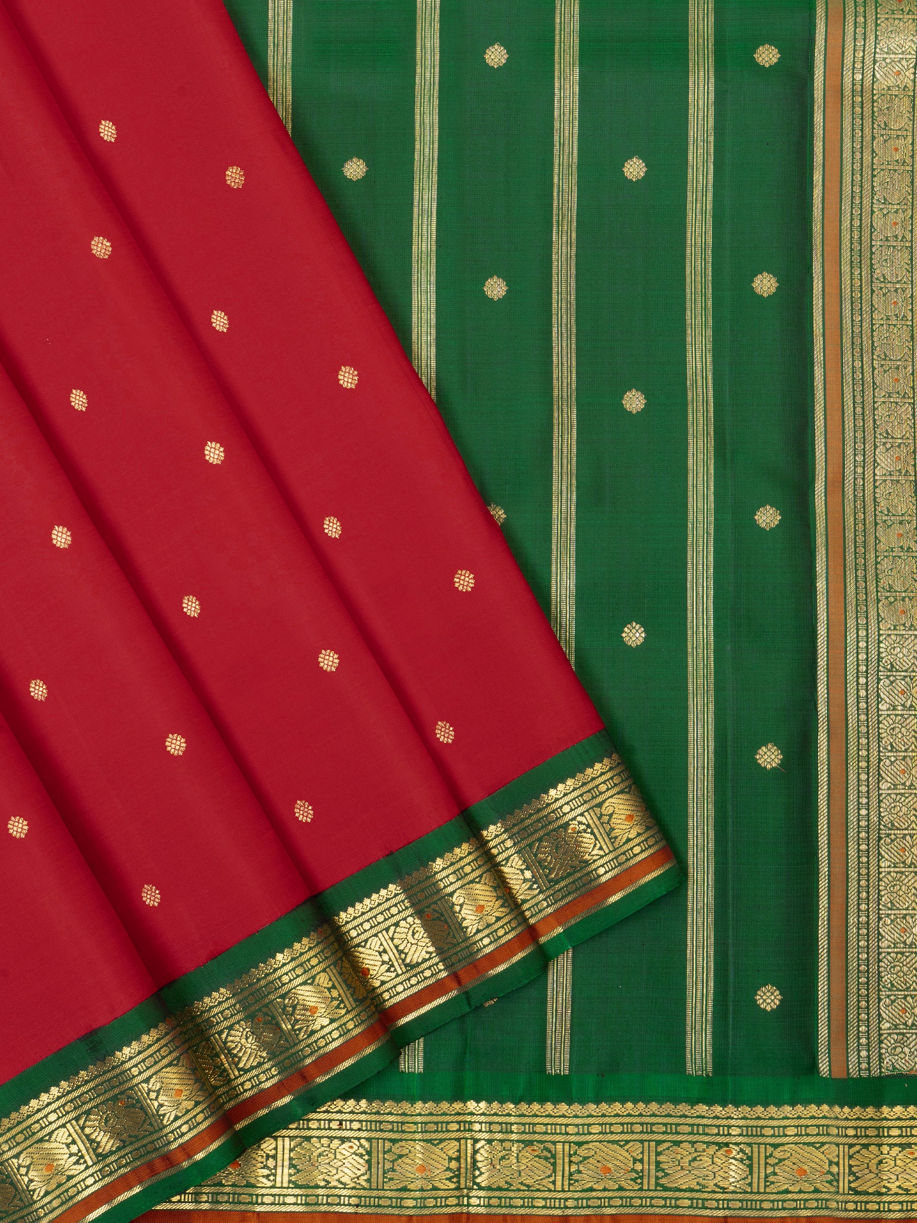 Red and green meenakari border / Kanjipuram Saree CLSA5910