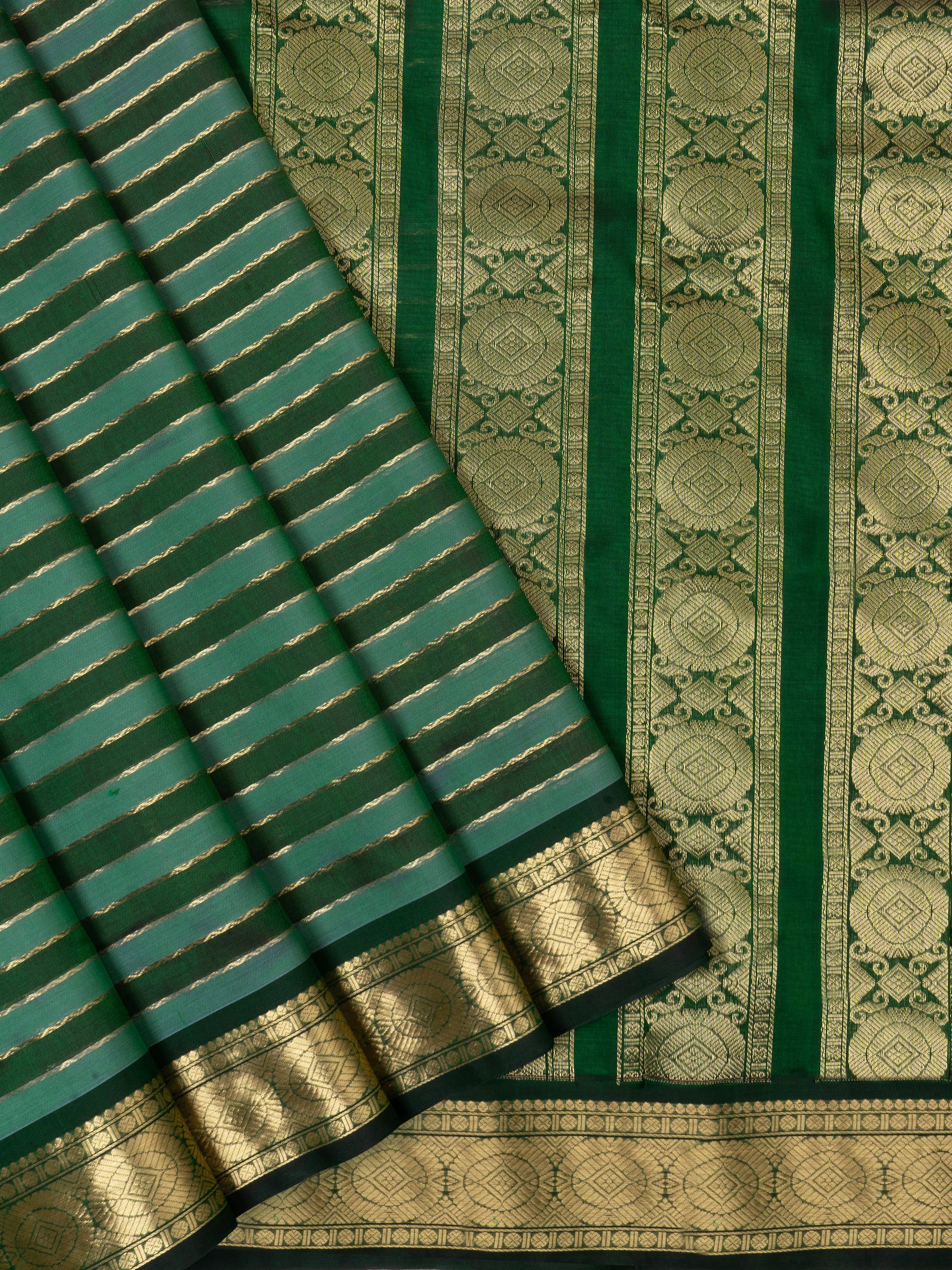 Green vintage veldhari / Silk Cotton Saree CLSA5989