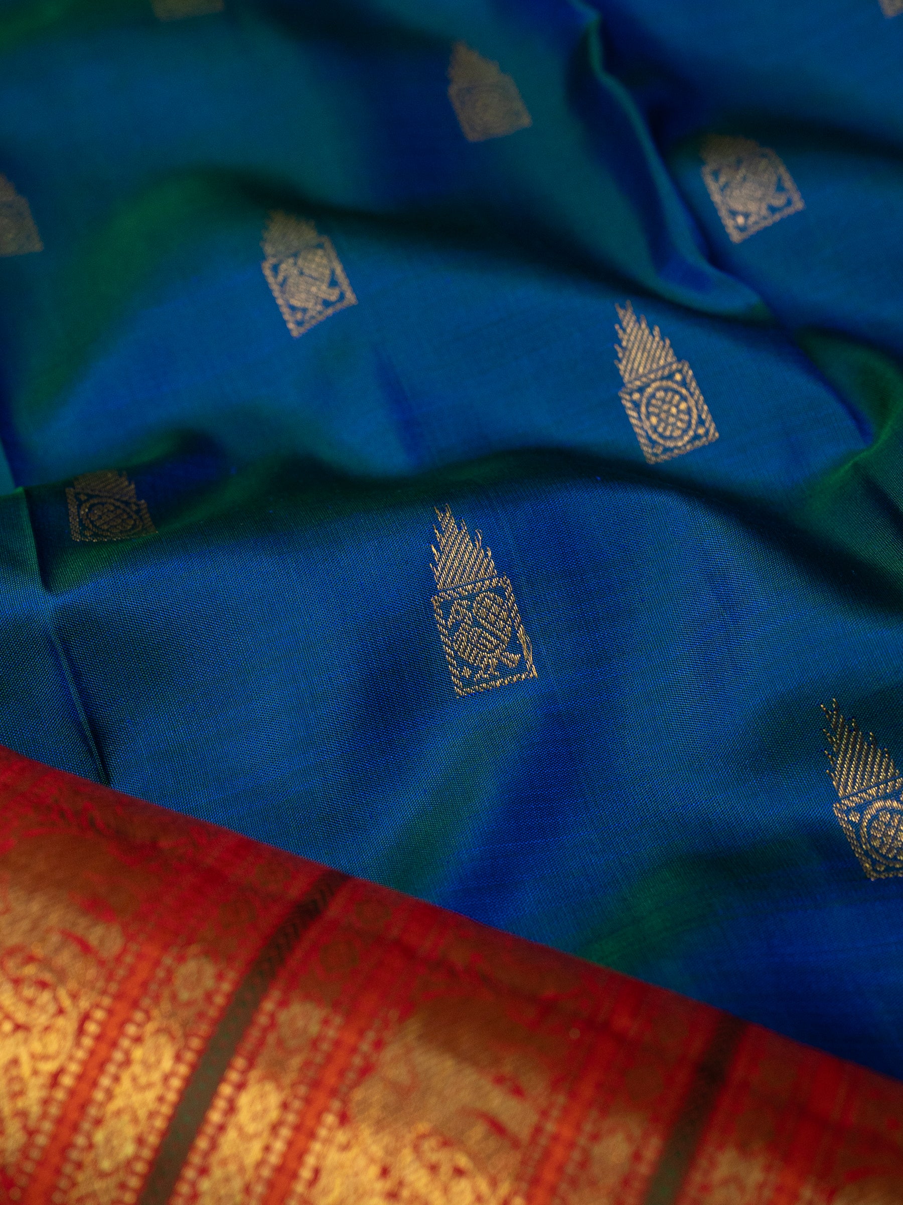 Mayilkazhuthu body and varisapet border Korvai / Kanjipuram Silk Saree CLSA