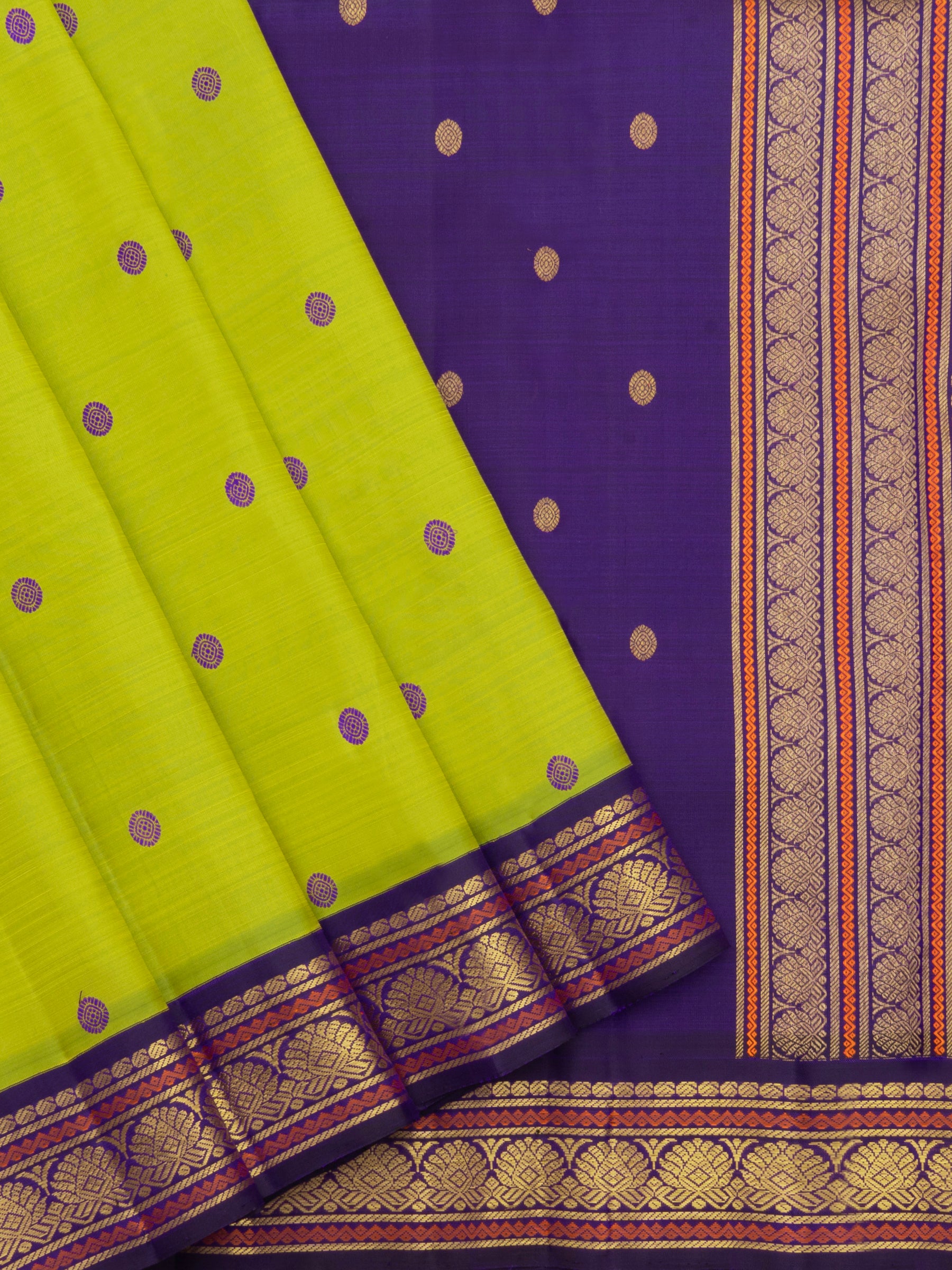 Sampanaga vintage border : Kanjipuram silk Saree CLSA7416