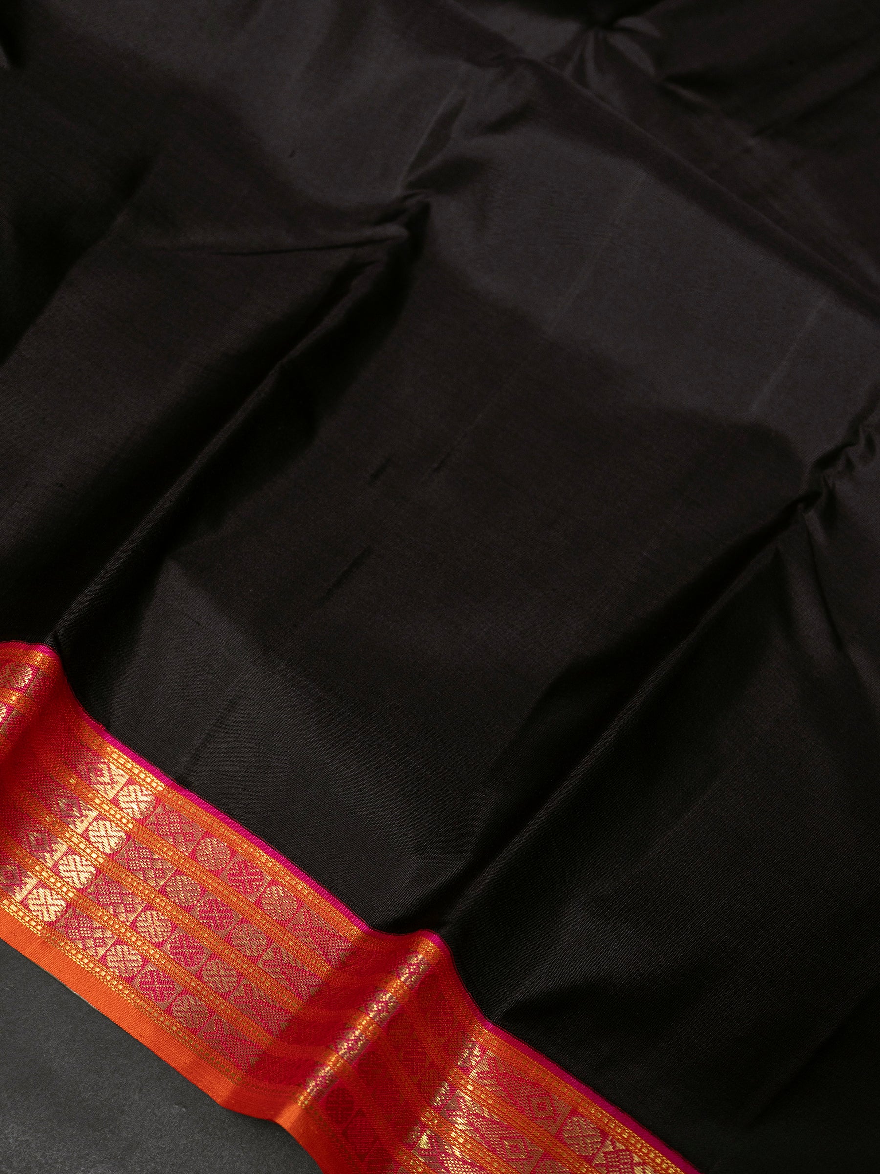 Black Korvai Bomkai palla Kanjipuram Saree CLSA9141