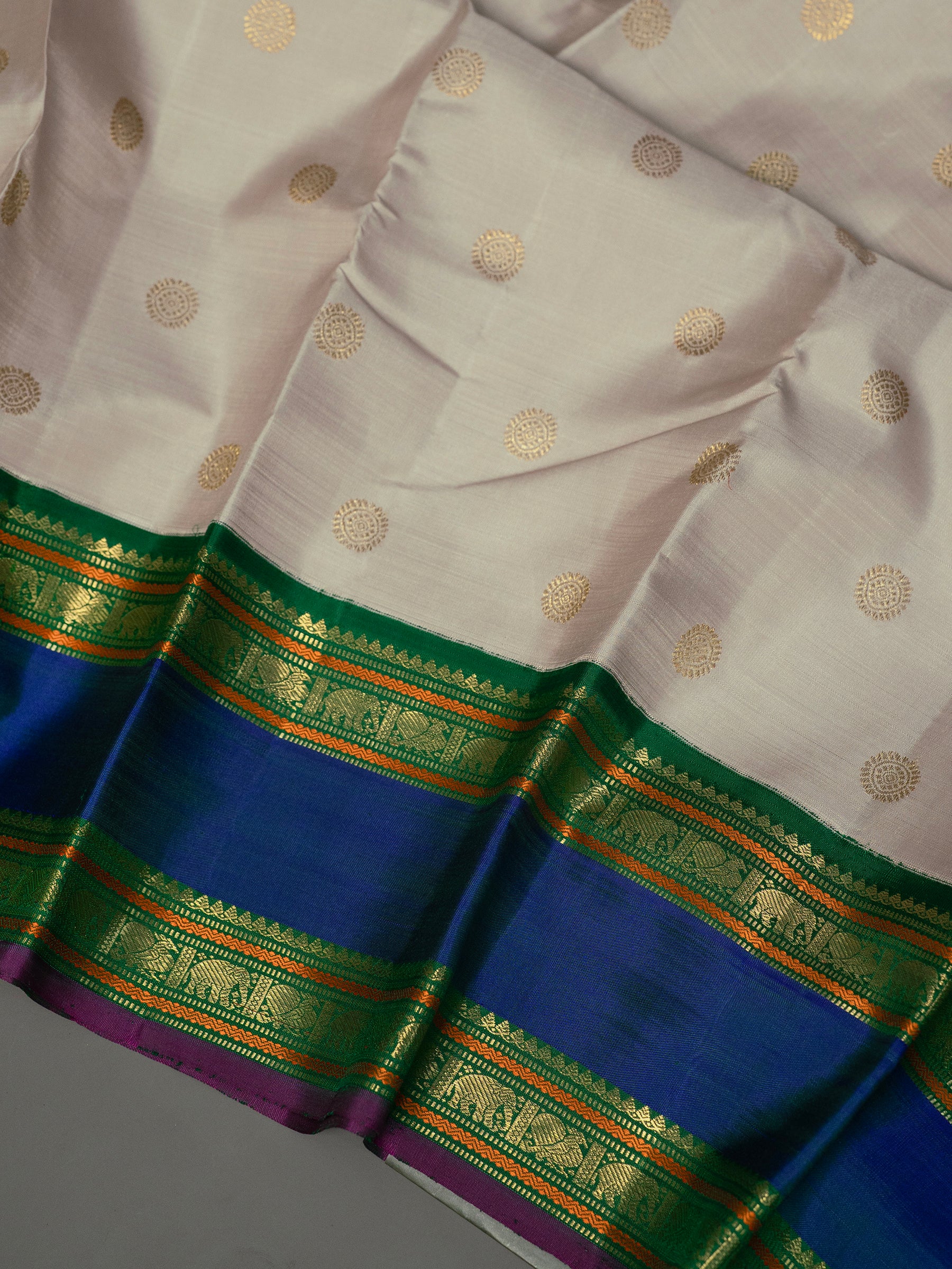 Beige retta pet Korvai Kanjipuram Silk Saree CLSA9483