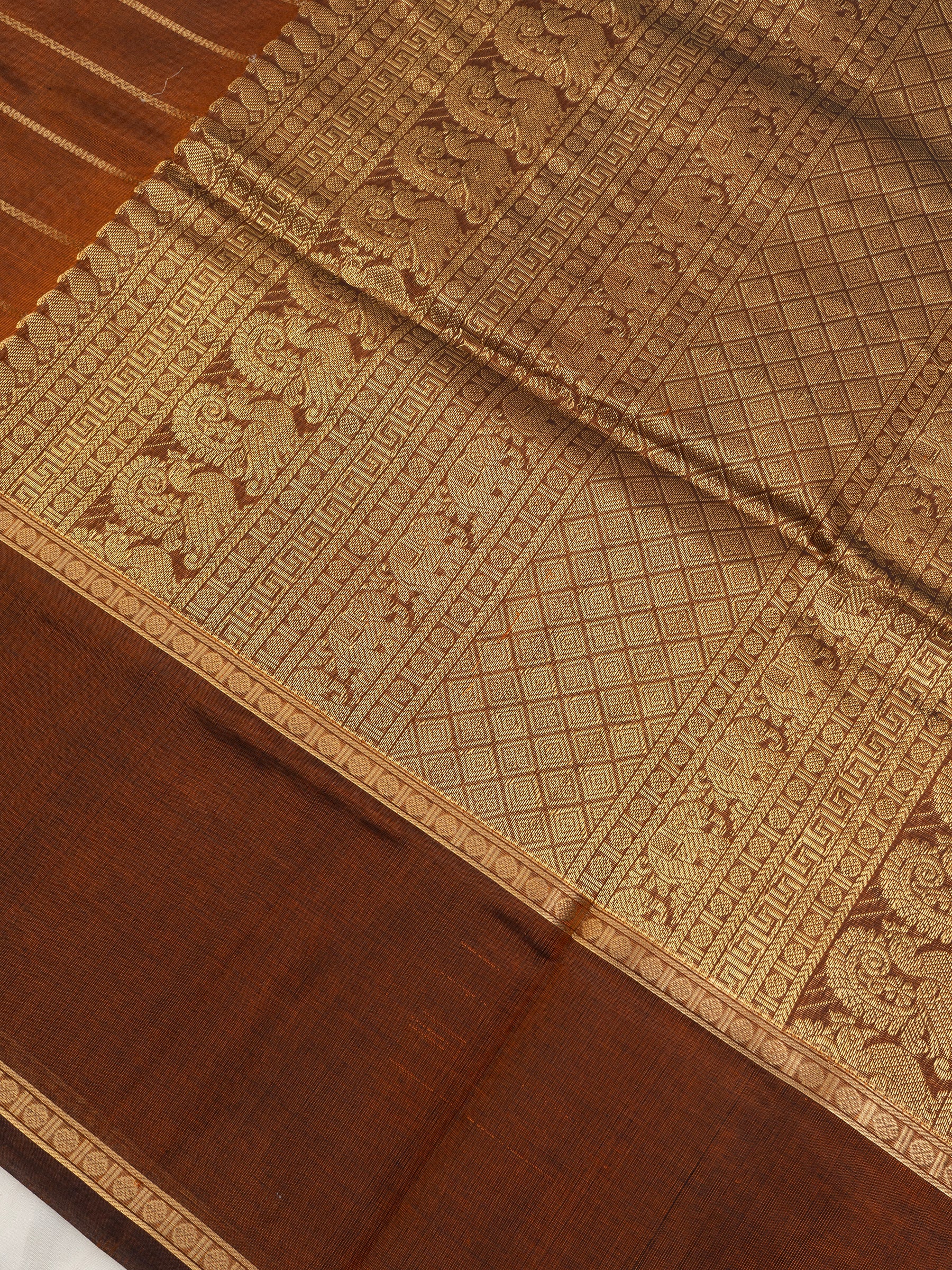 Maanthulir veldhari and border butta / Silk Cotton Saree CLSA9575