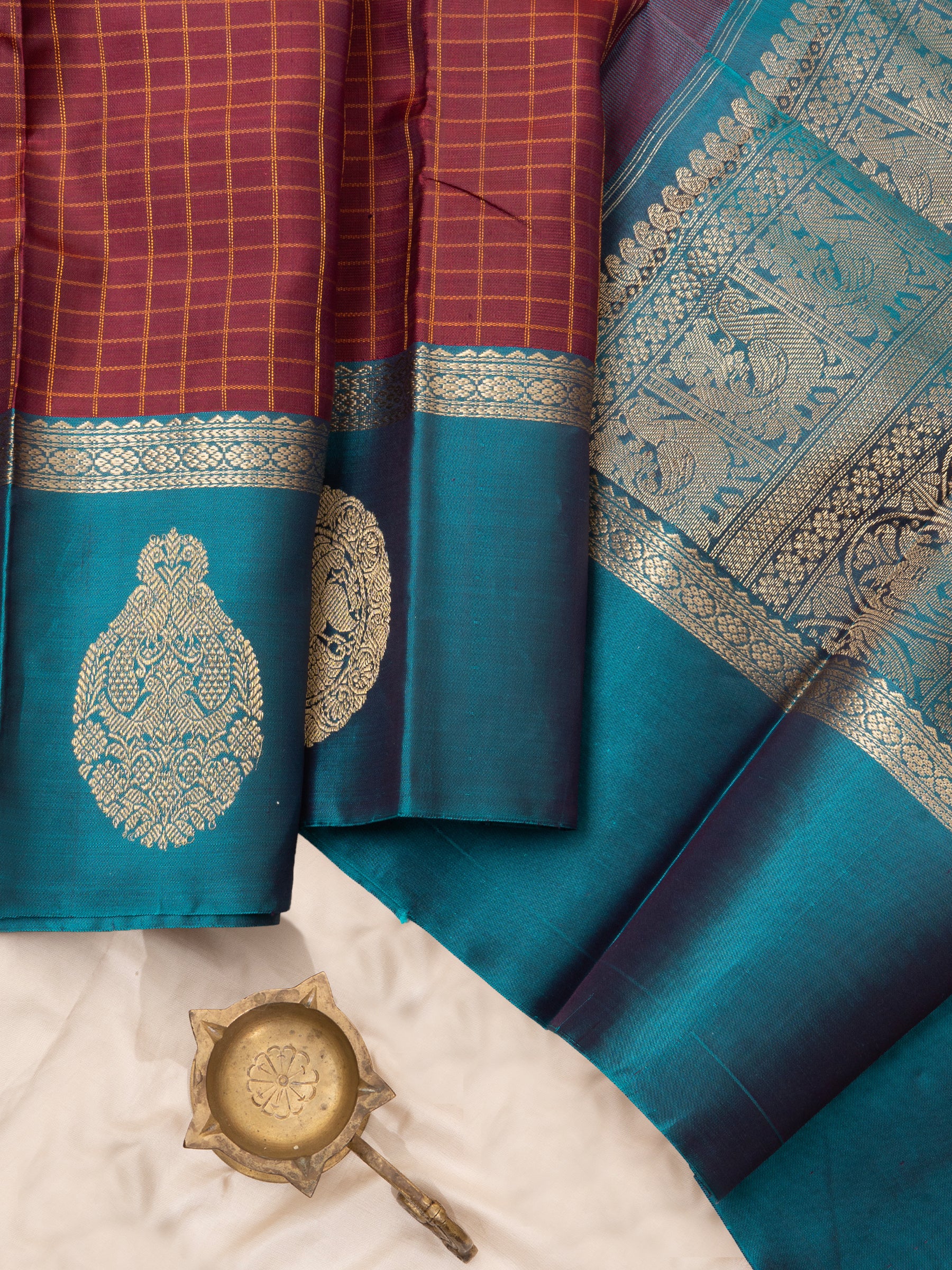 Paaku and teal blue border butta / Special Edition Silk CLSA983
