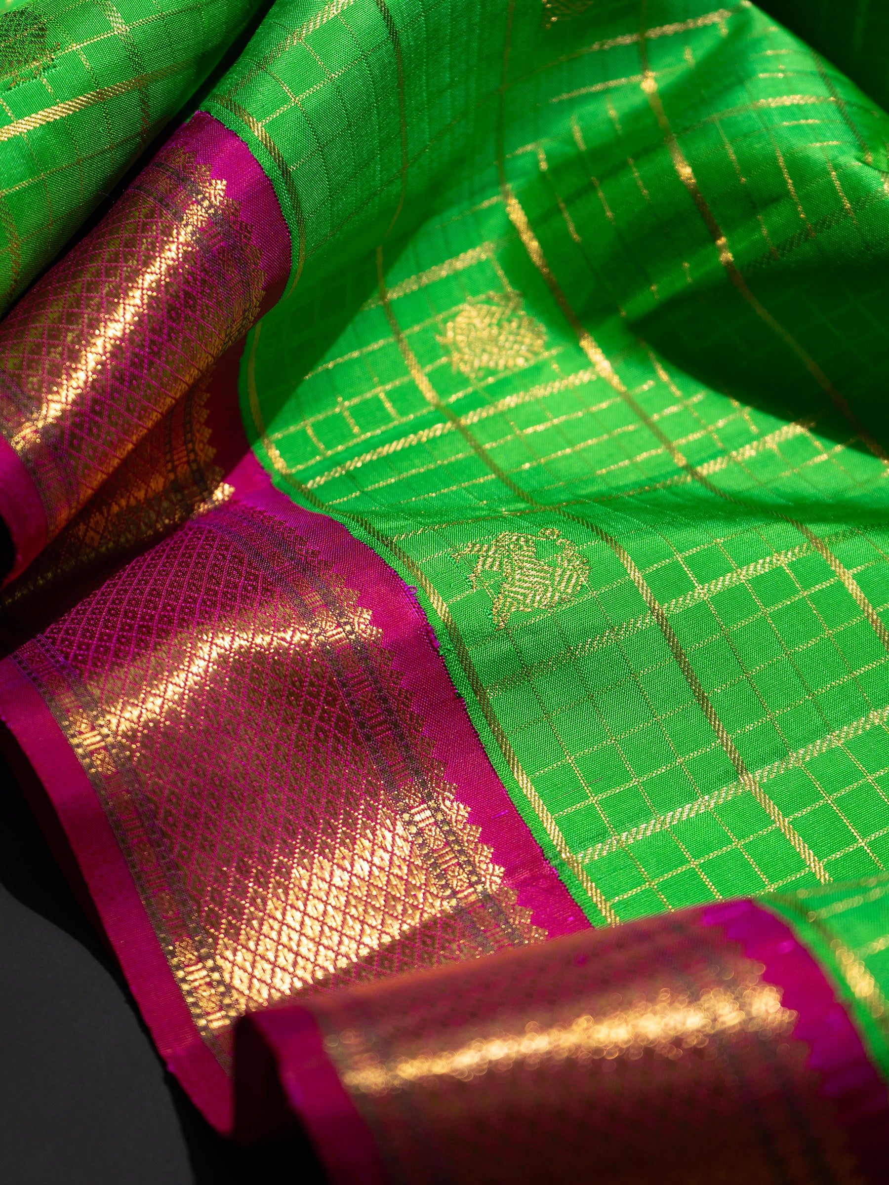 Green and pink zari kattam kai korvai 2gram / Kanjipuram silk Saree CLSA7711