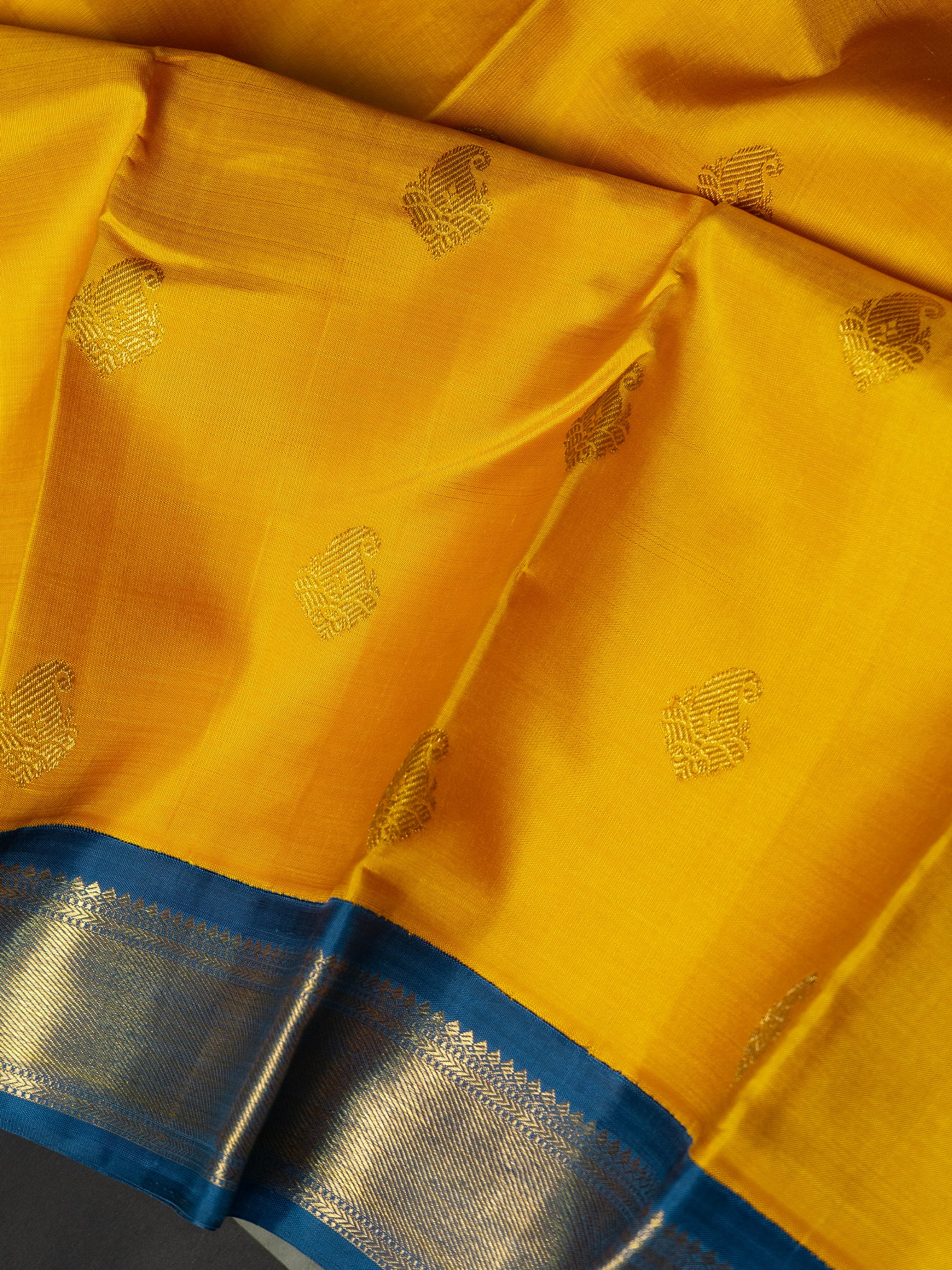 Yellow and turquoise blue kai korvai / Kanjipuram Saree CLSA3148