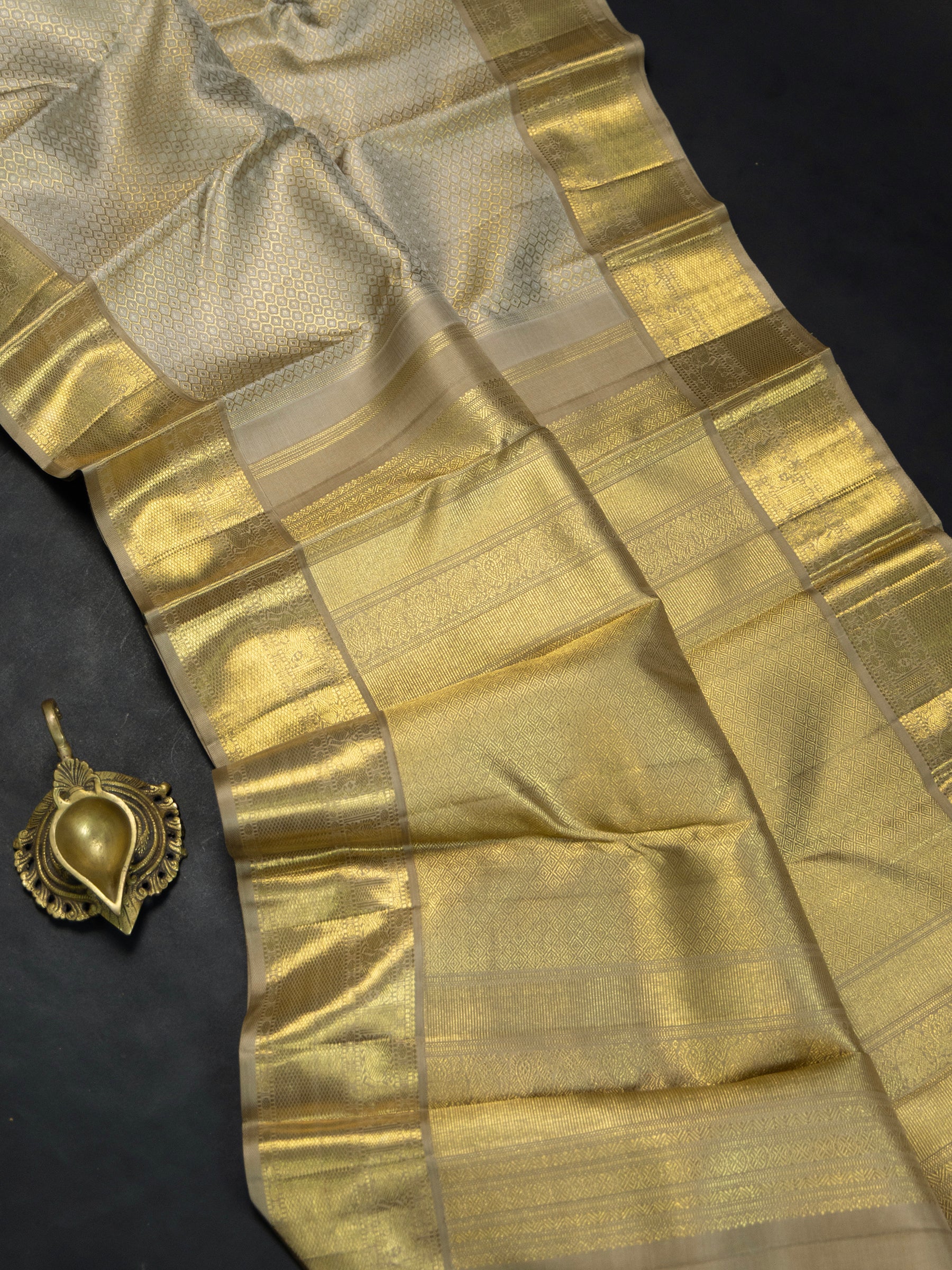 Honey comb brocade / Bridal Kanjipuram Silk Saree CLSA4204
