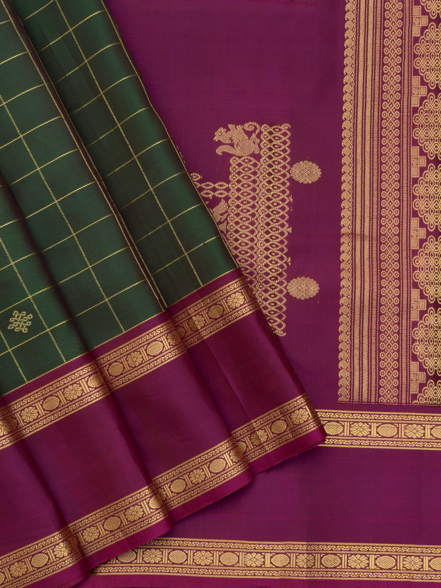 Green and magenta kattam kolam unique pallu / Special Edition Silk CLSA10305